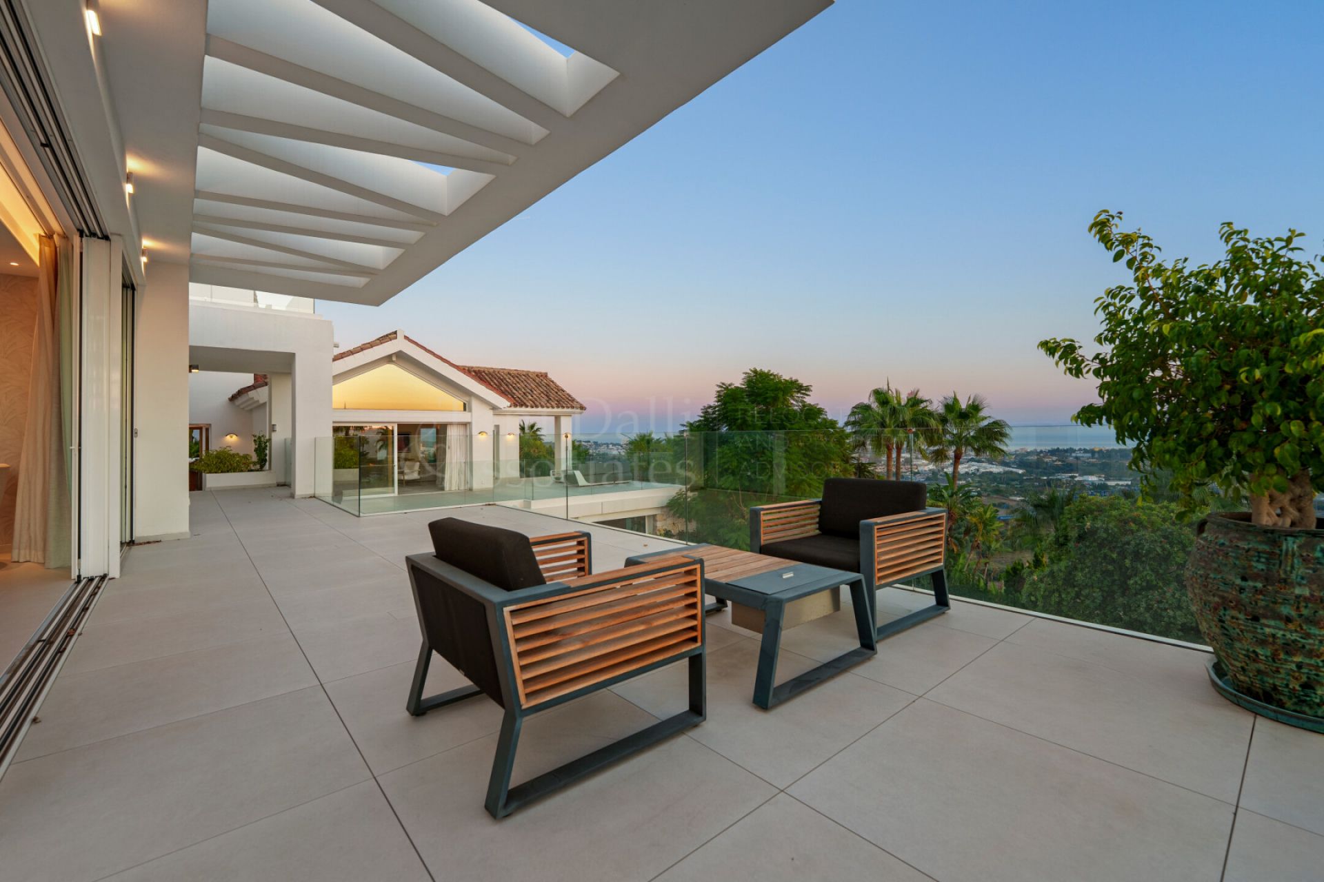 Villa in Puerto del Almendro, Benahavis