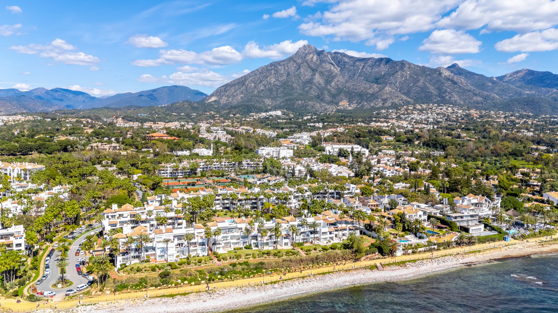 Apartment in Marina Puente Romano, Marbella