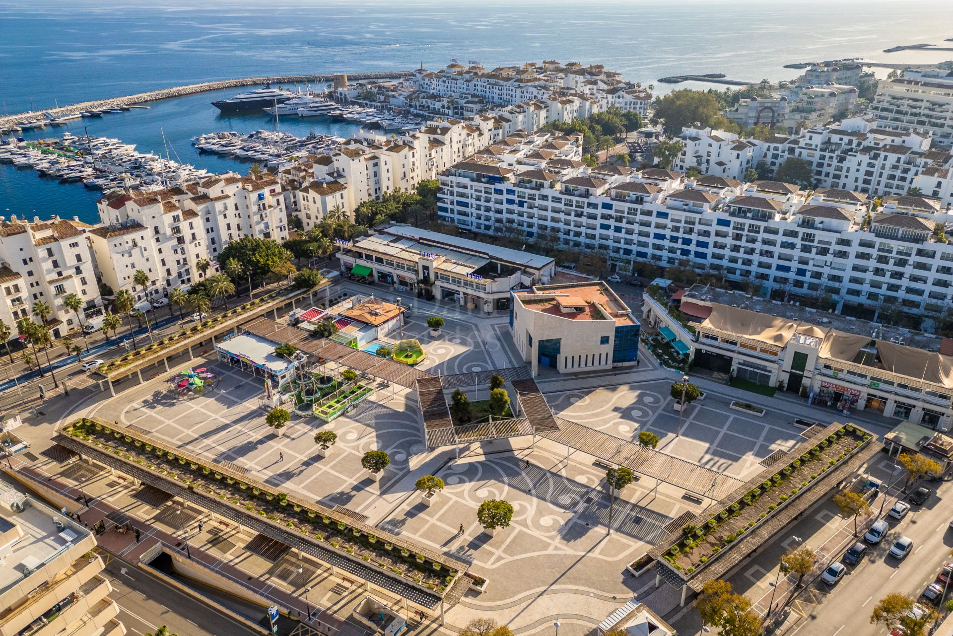 Apartment in Marina Banus, Marbella