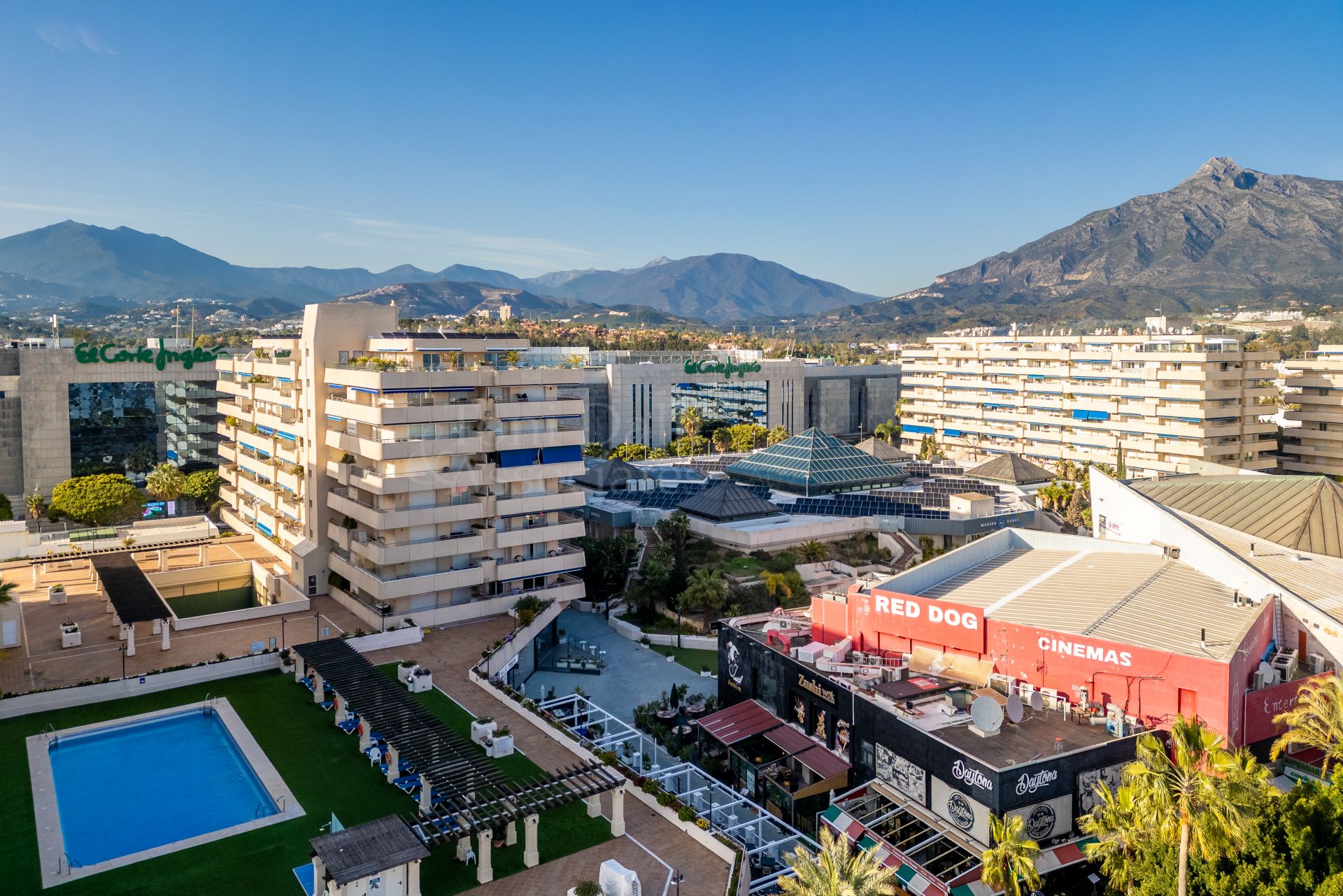 Apartment in Marina Banus, Marbella