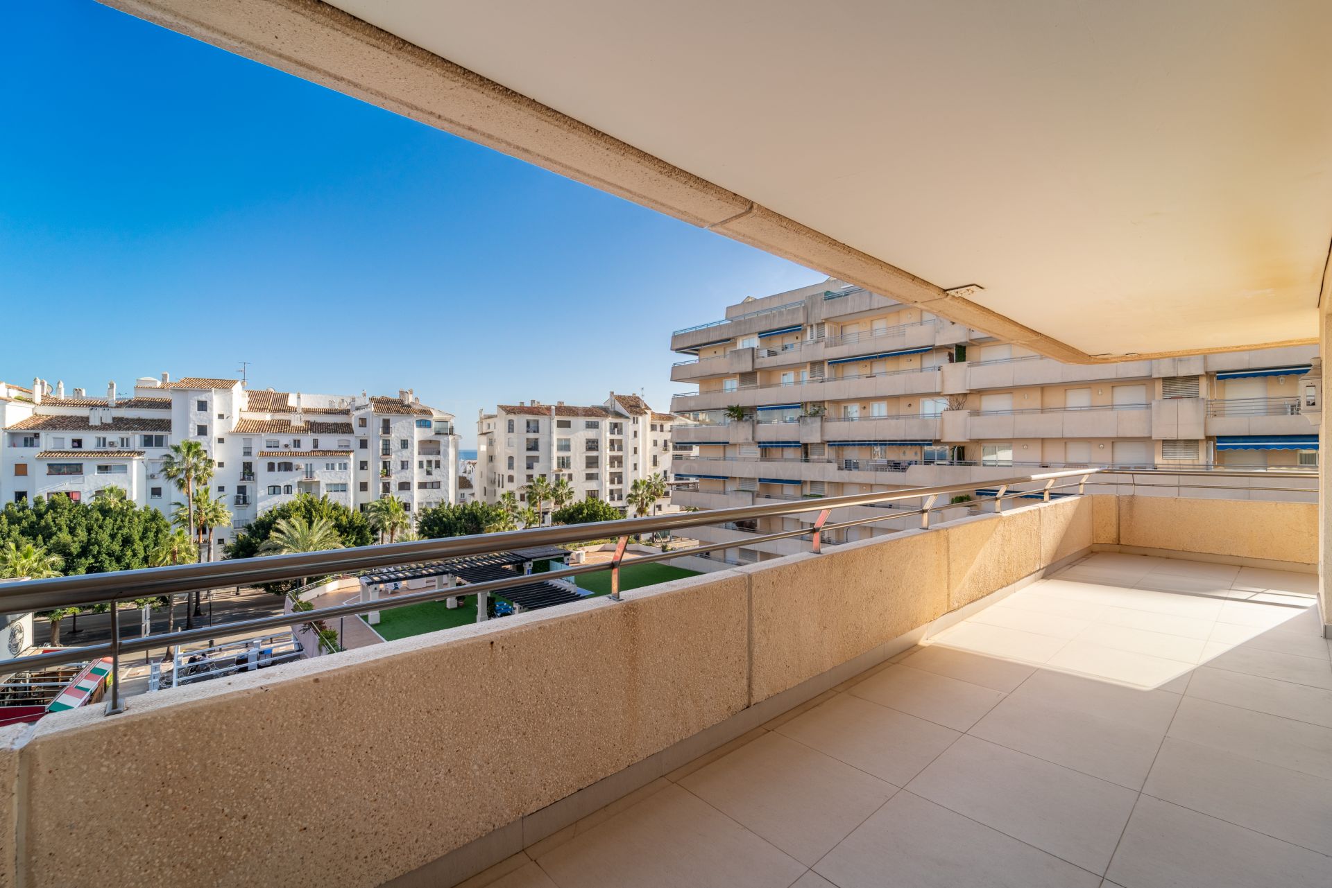 Apartment in Marina Banus, Marbella