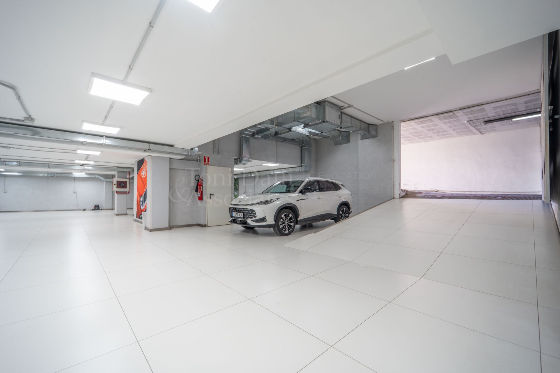 Commercial Premises in Marbella - Puerto Banus, Marbella