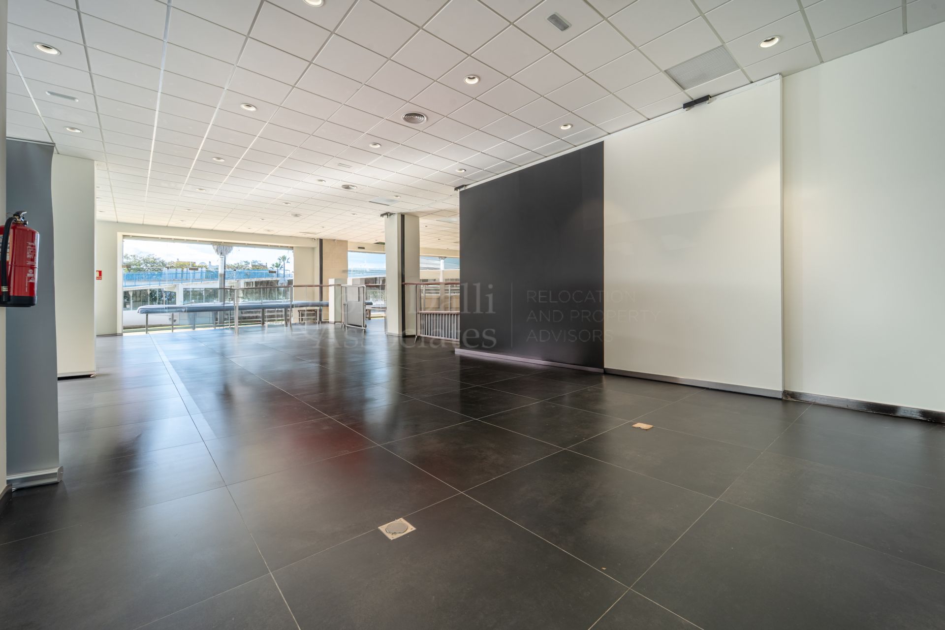 Commercial Premises in Marbella - Puerto Banus, Marbella