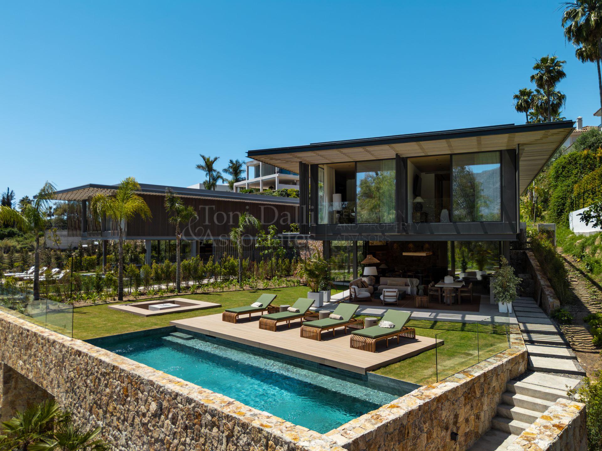 Villa in La Cerquilla, Marbella
