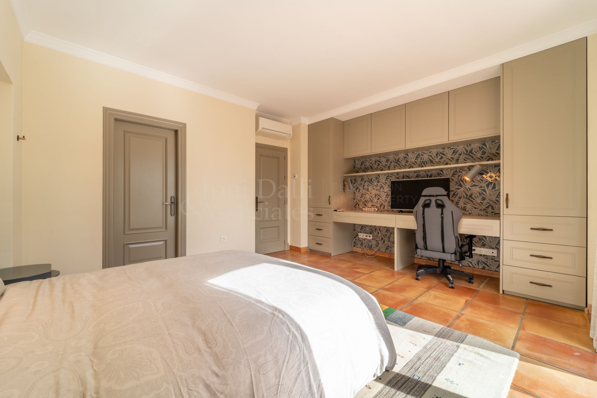 Villa in El Higueral, Marbella