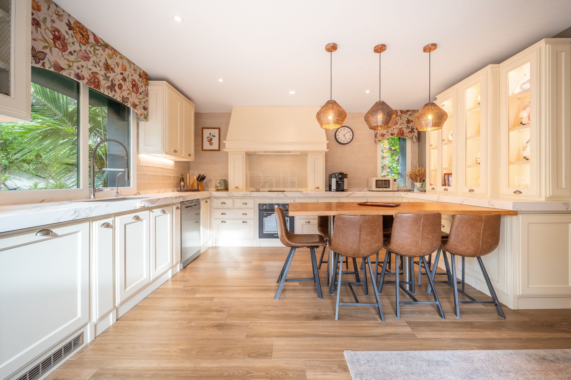 Villa in El Higueral, Marbella