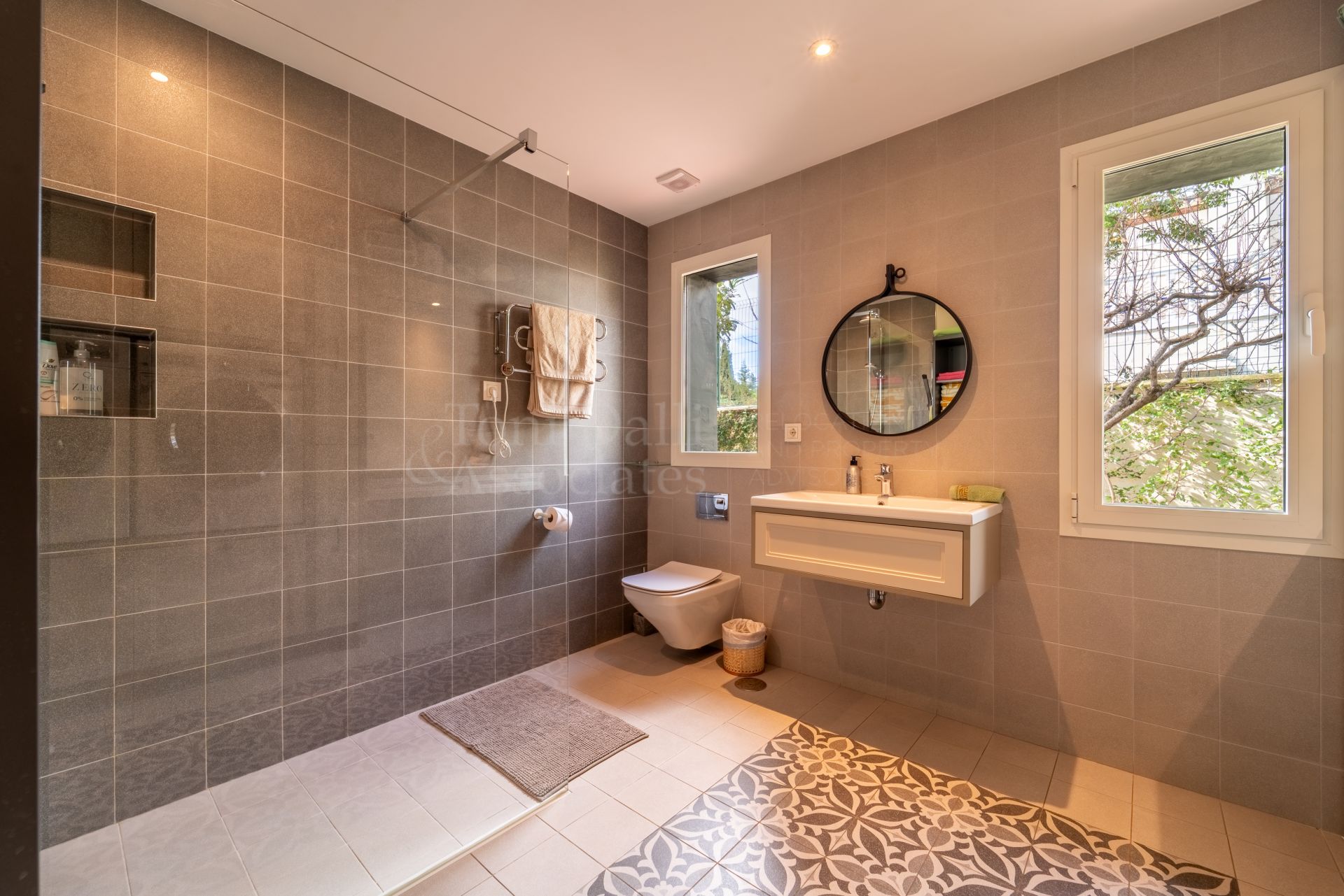 Villa in El Higueral, Marbella