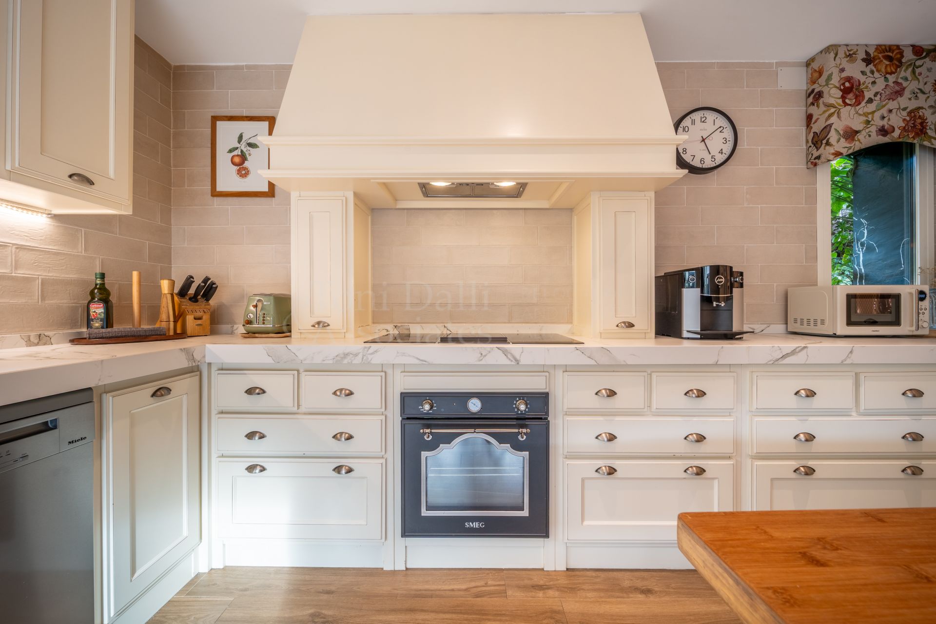 Villa in El Higueral, Marbella