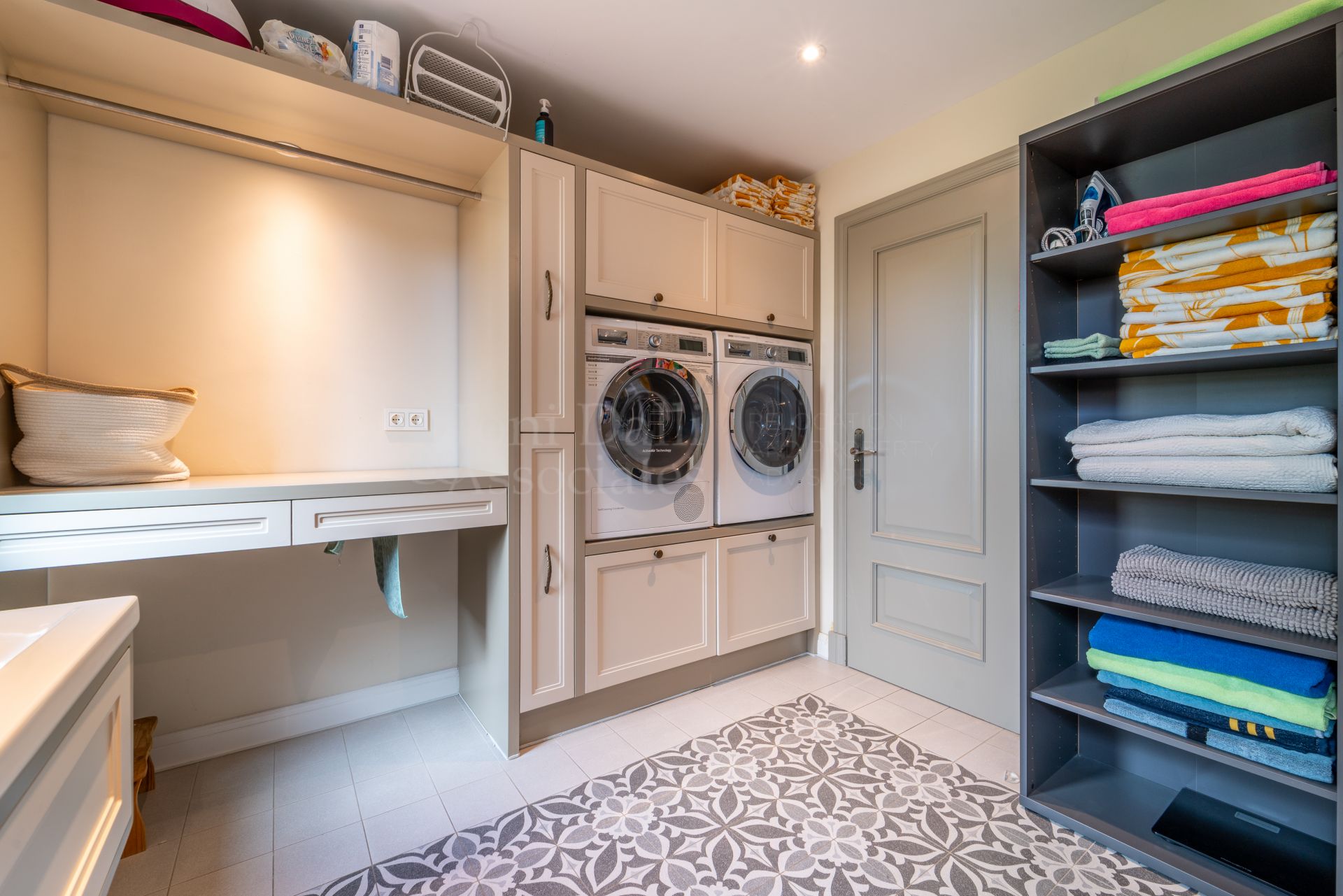 Villa in El Higueral, Marbella