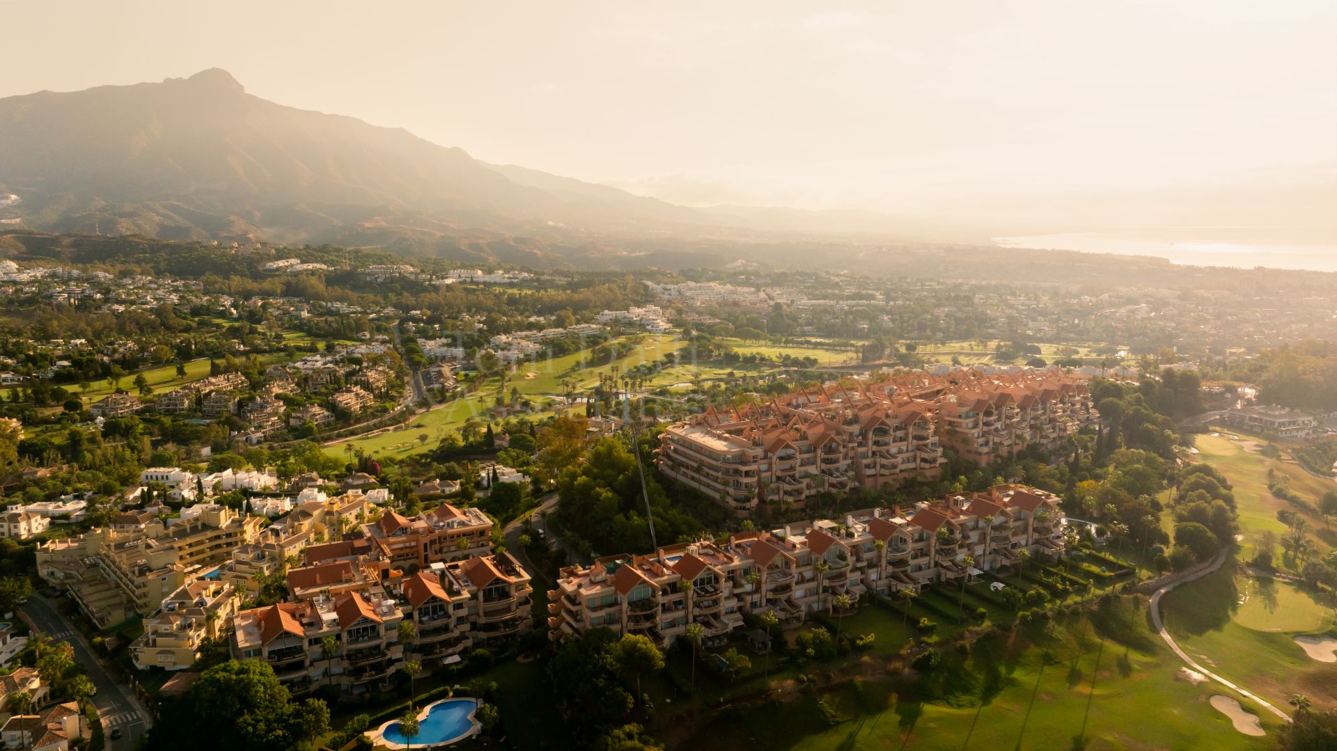 Duplex Penthouse in Magna Marbella, Marbella