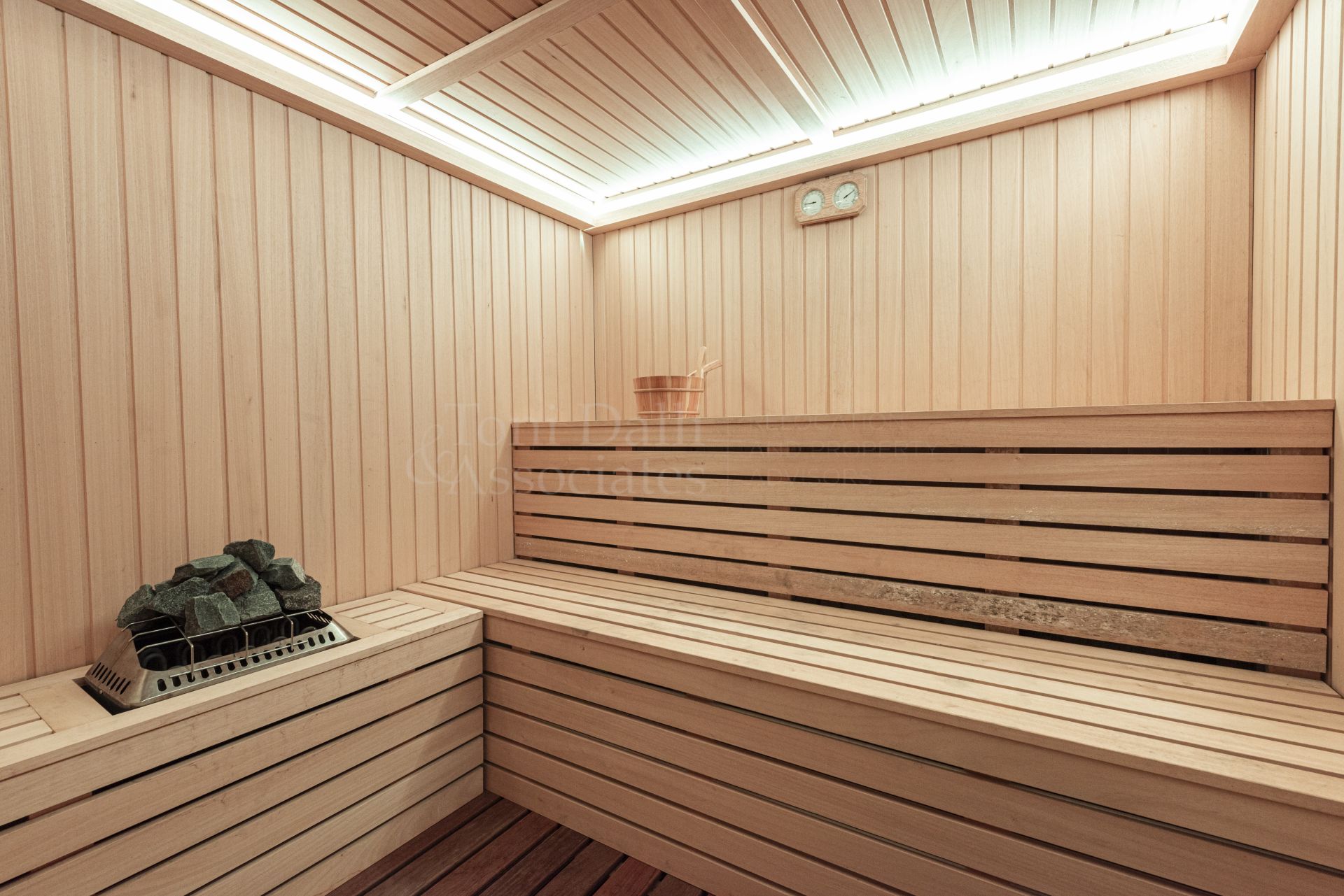 Villa in El Capricho, Marbella