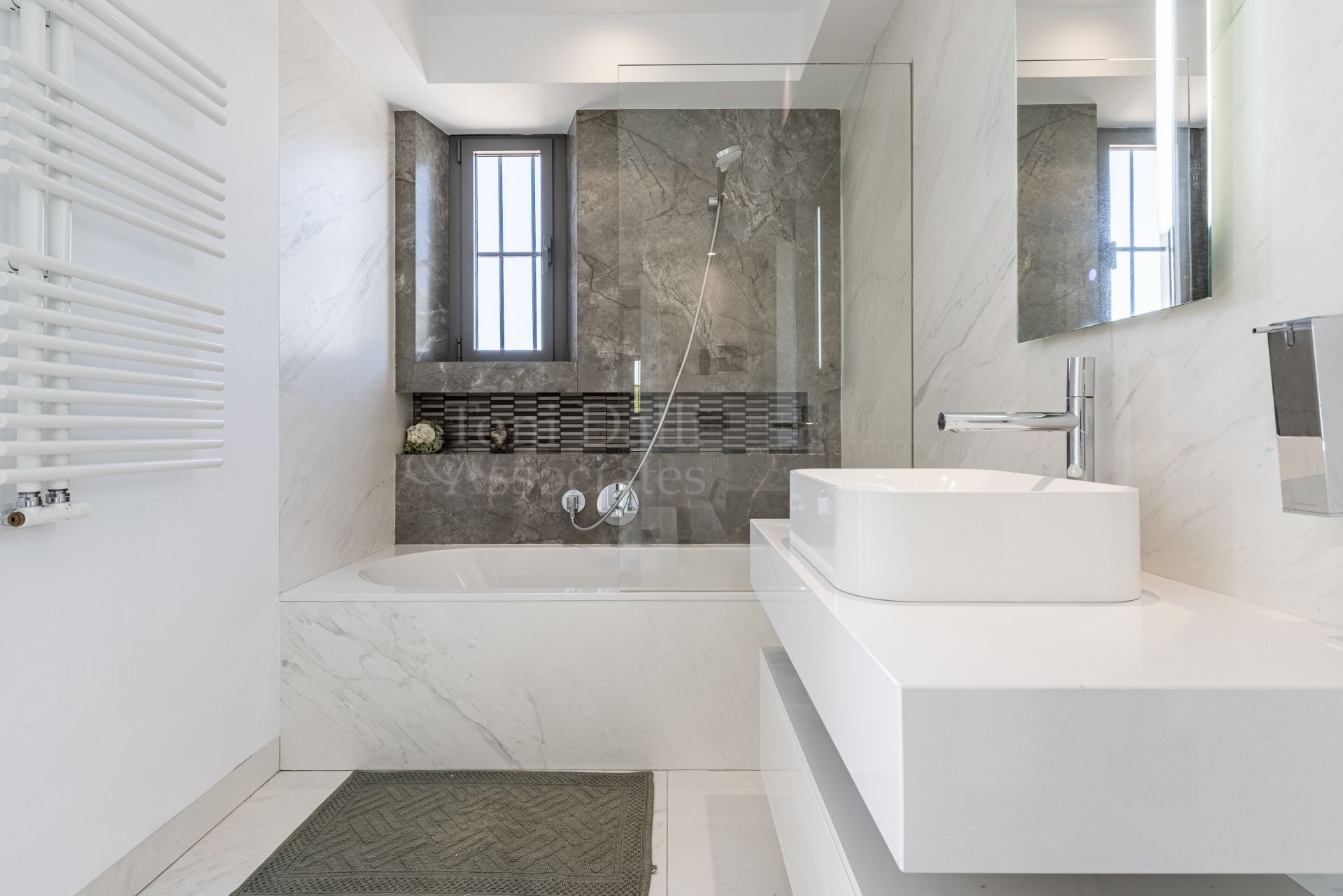 Villa in El Capricho, Marbella