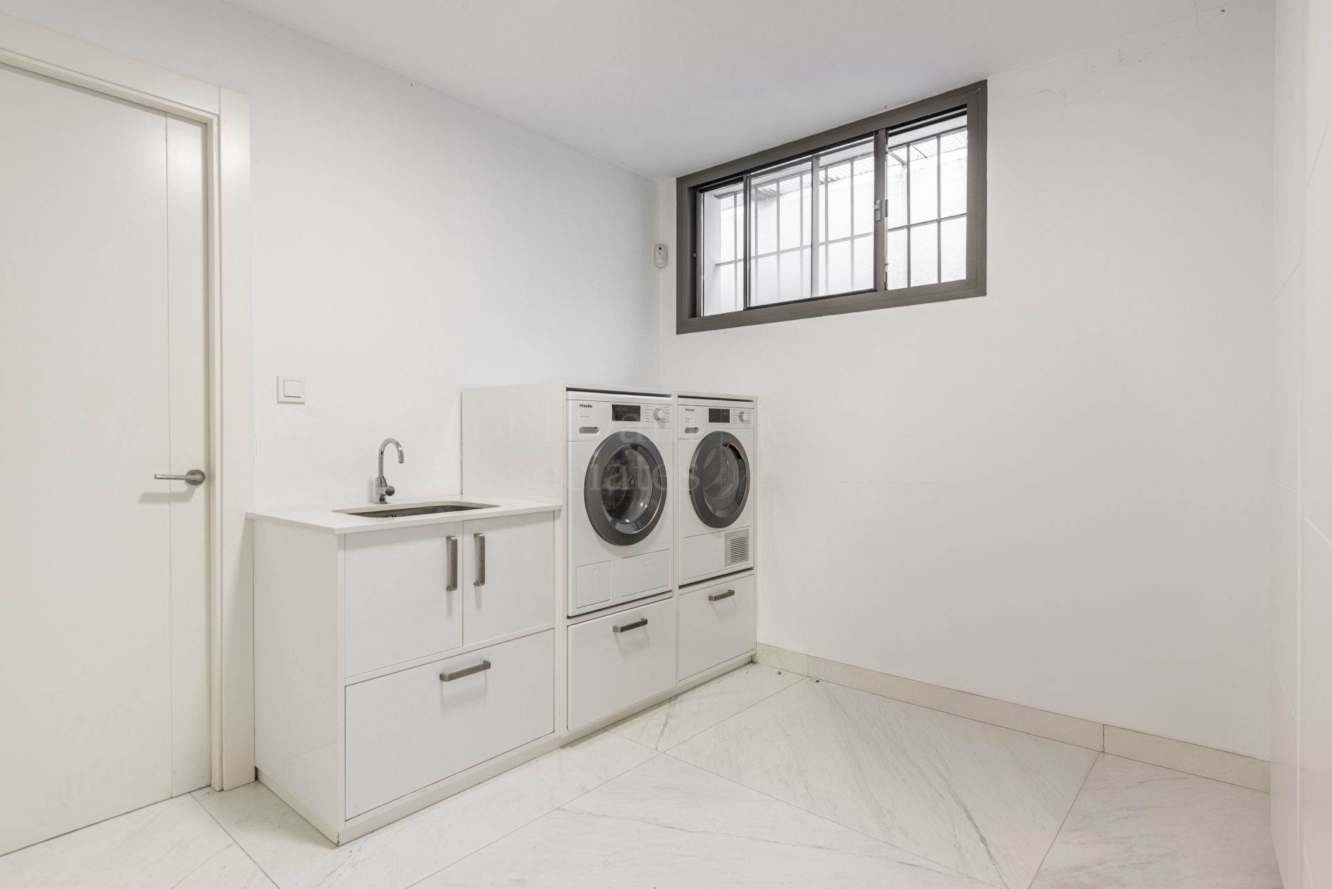 Villa in El Capricho, Marbella