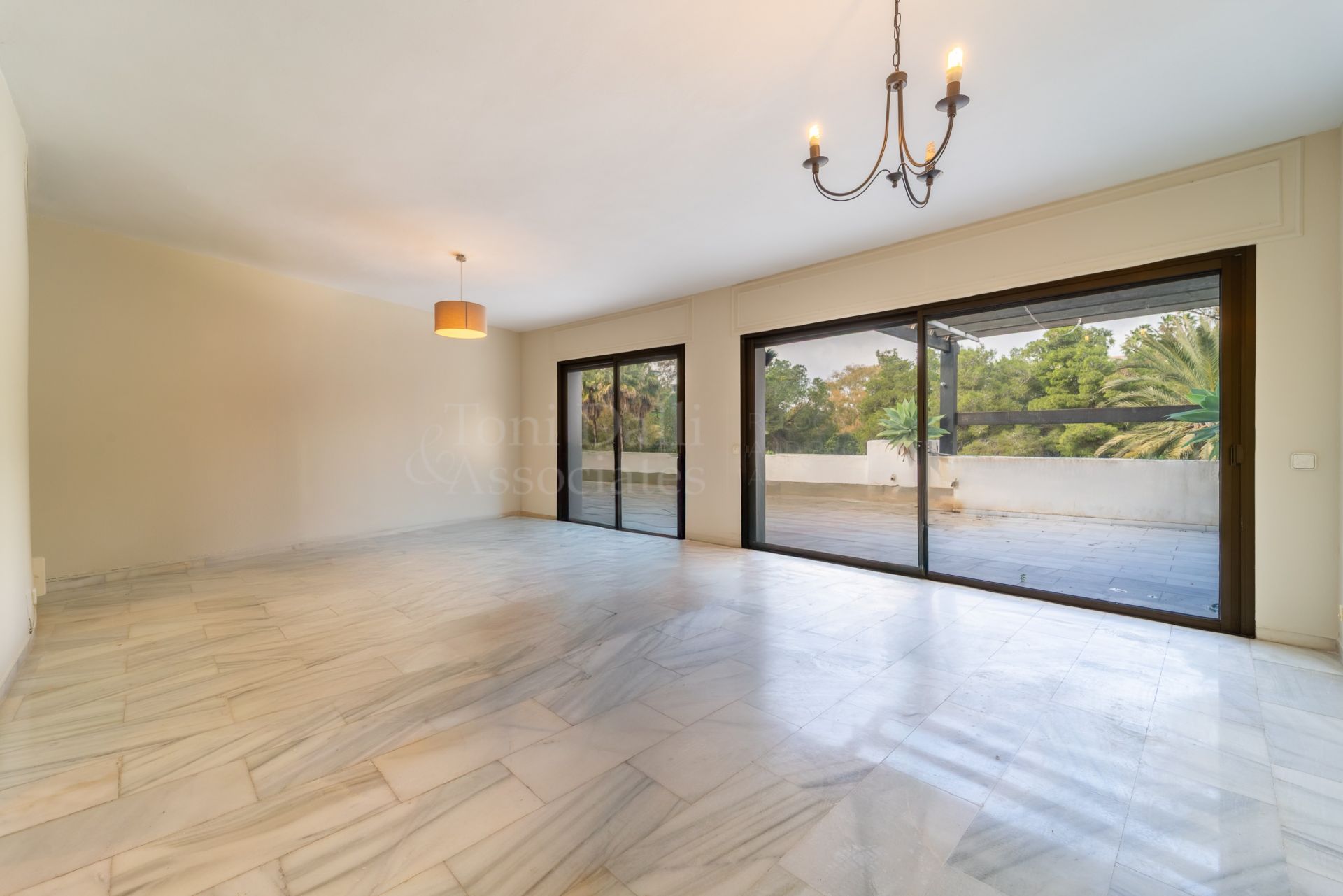 Apartment in Kings Hills, Marbella