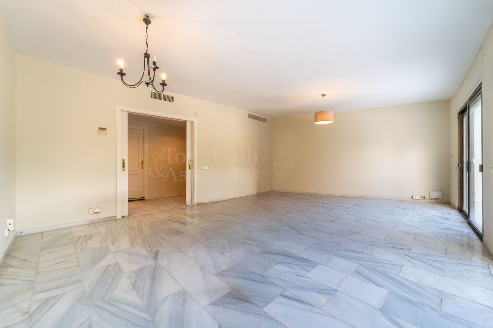 Apartment in Kings Hills, Marbella