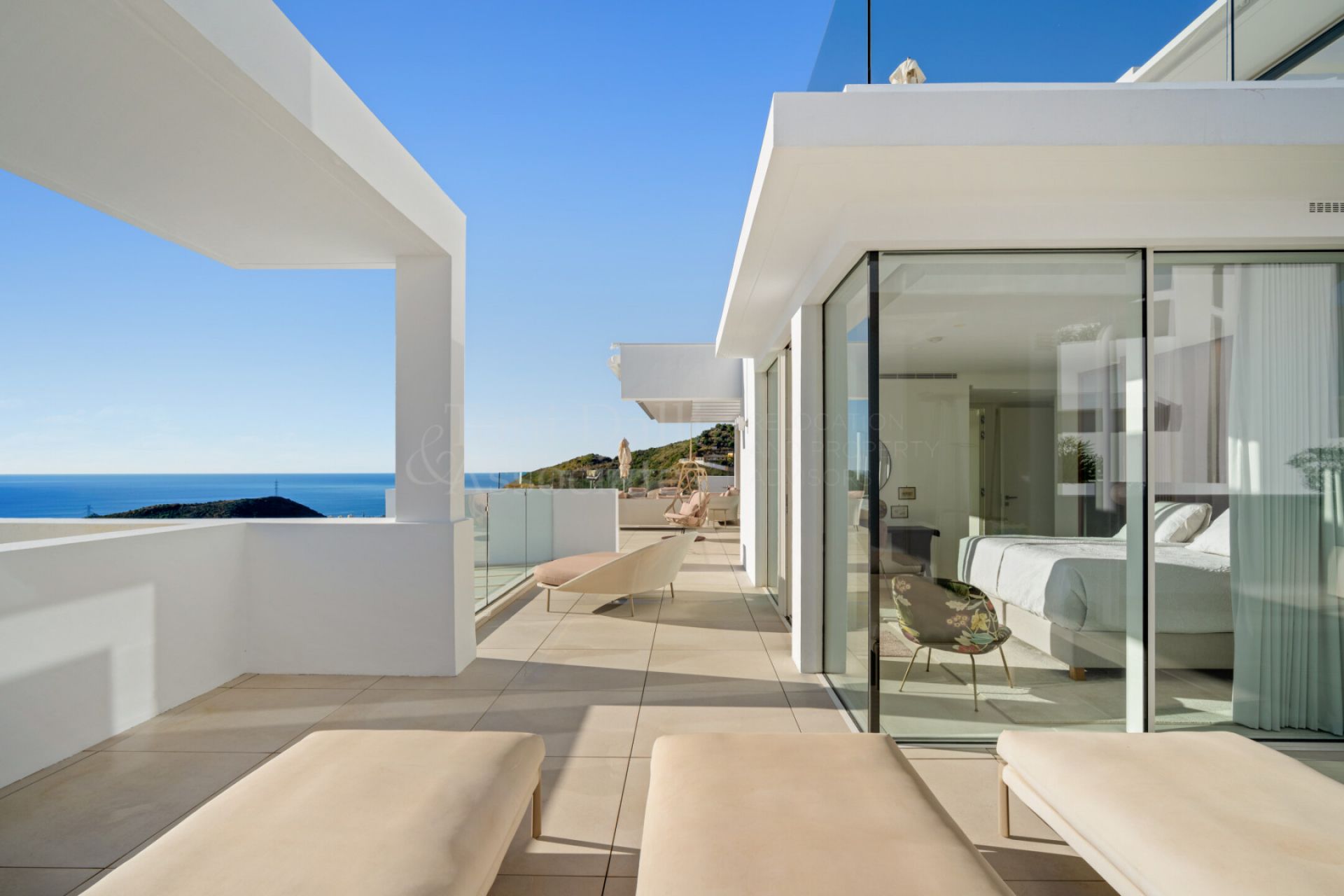 Duplex Penthouse in Palo Alto, Ojen