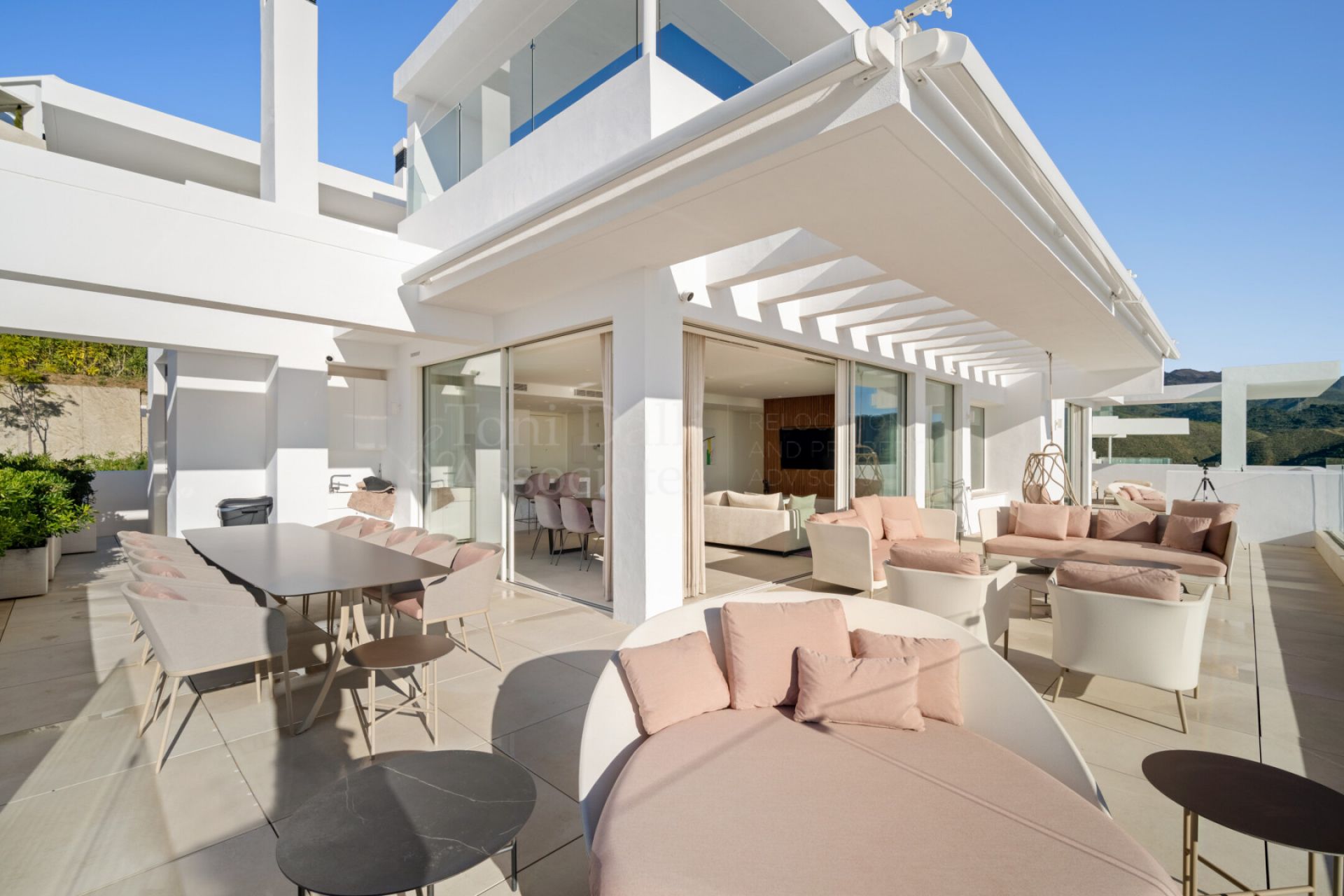 Duplex Penthouse in Palo Alto, Ojen