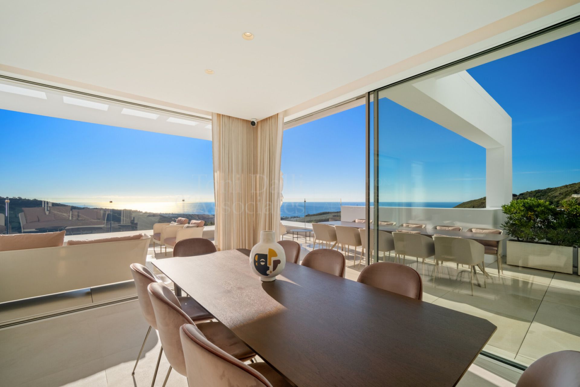 Duplex Penthouse in Palo Alto, Ojen