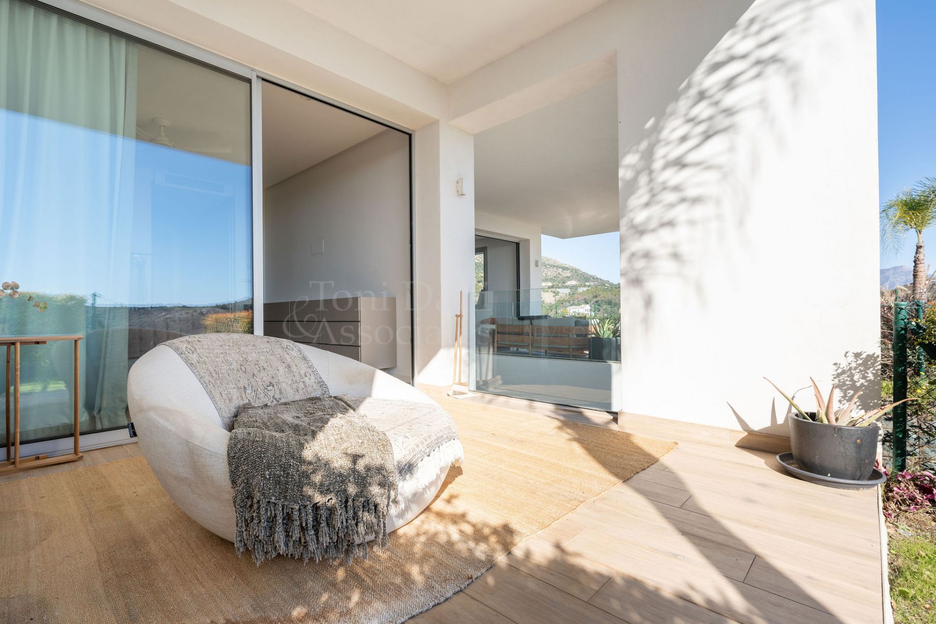 Duplex in Marbella Club Hills, Benahavis