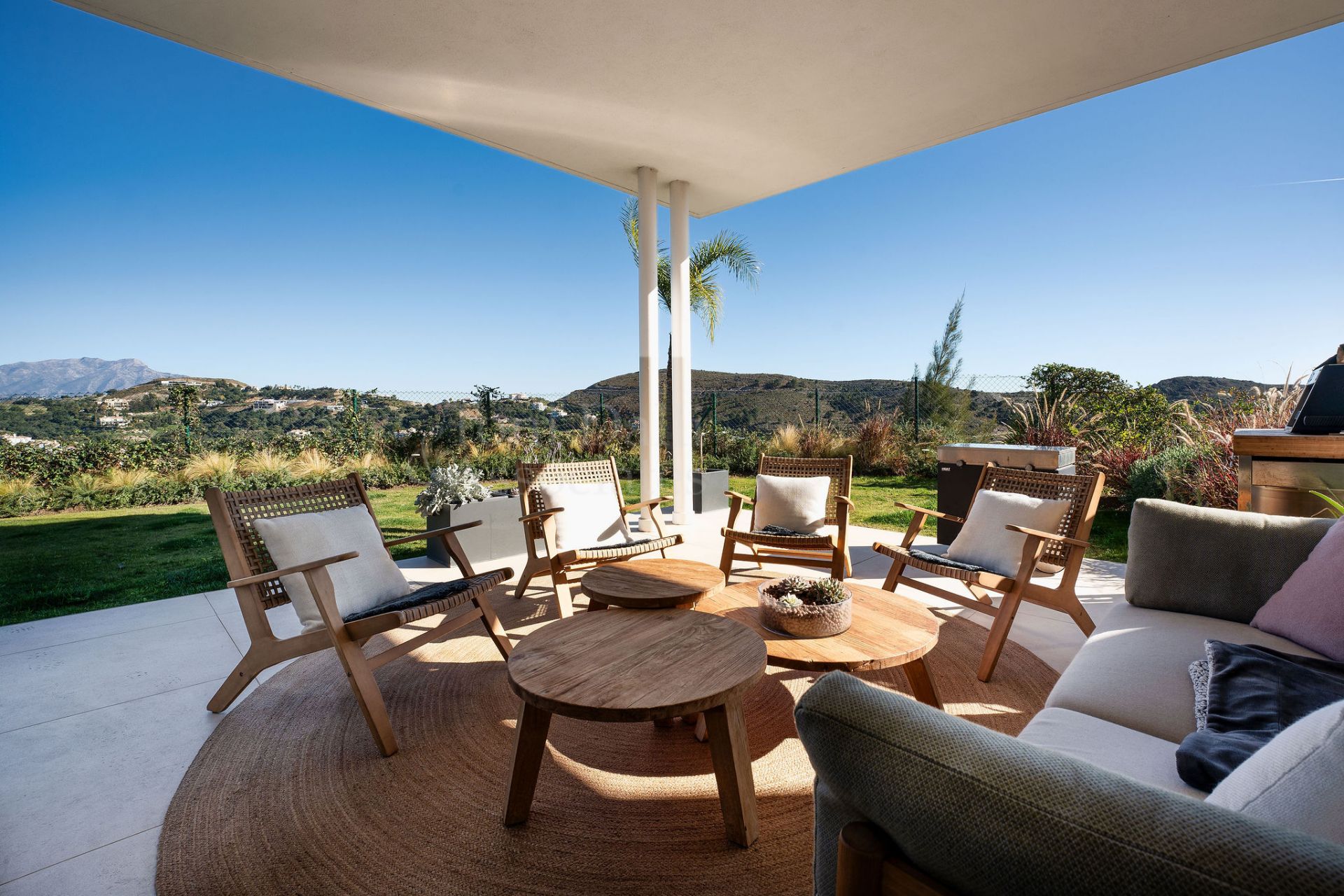 Duplex in Marbella Club Hills, Benahavis