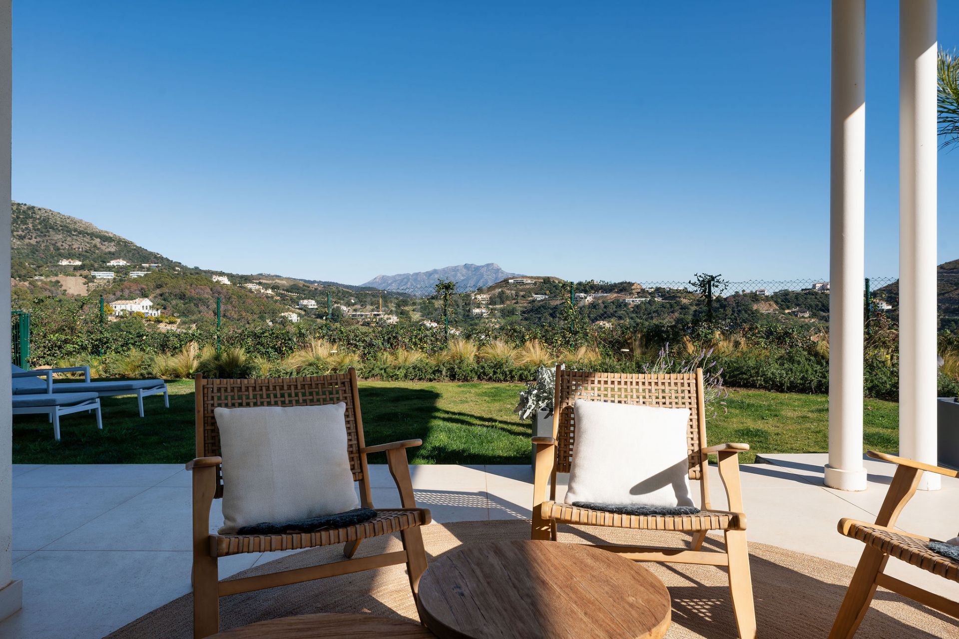 Duplex in Marbella Club Hills, Benahavis