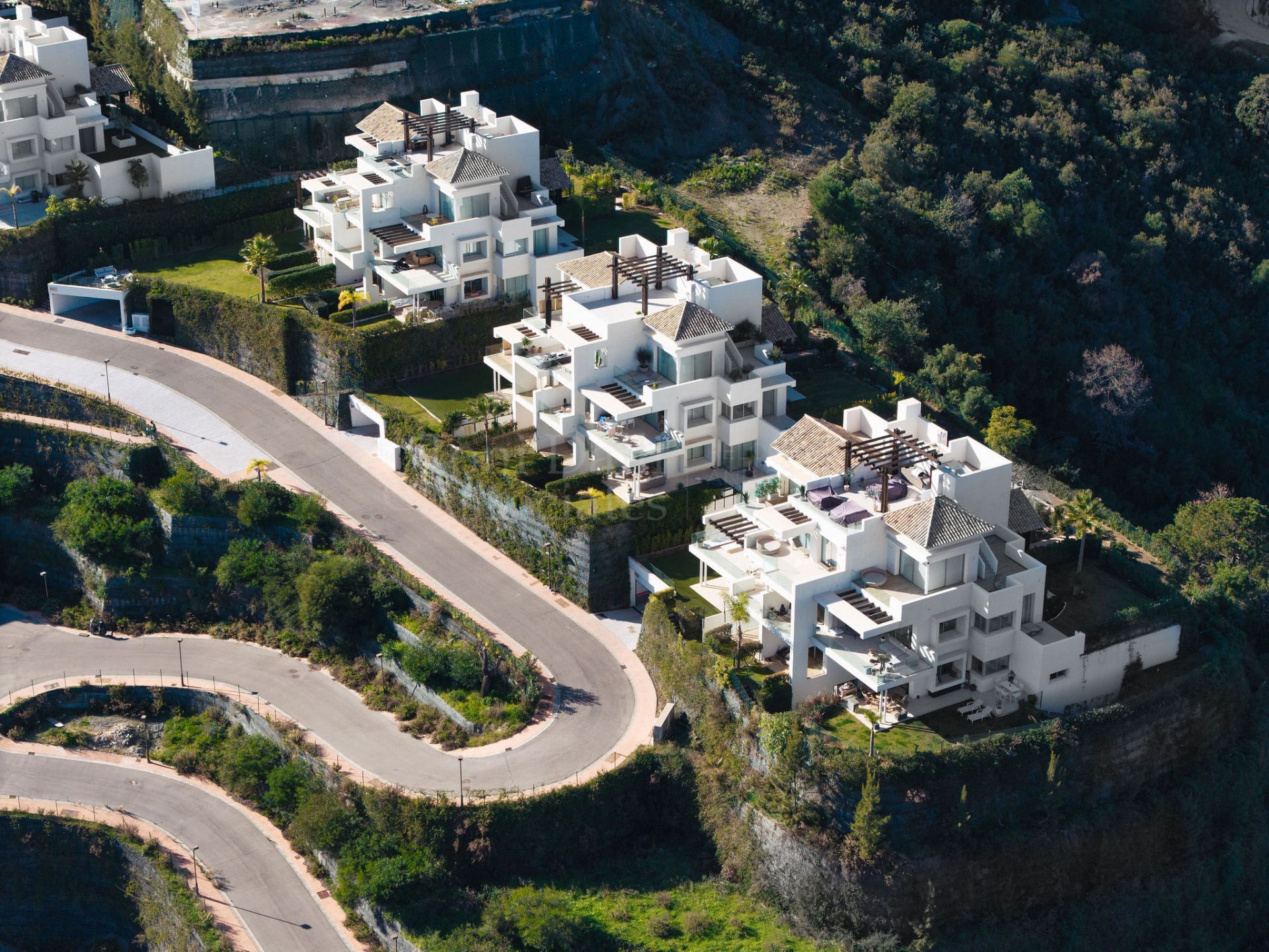 Duplex in Marbella Club Hills, Benahavis