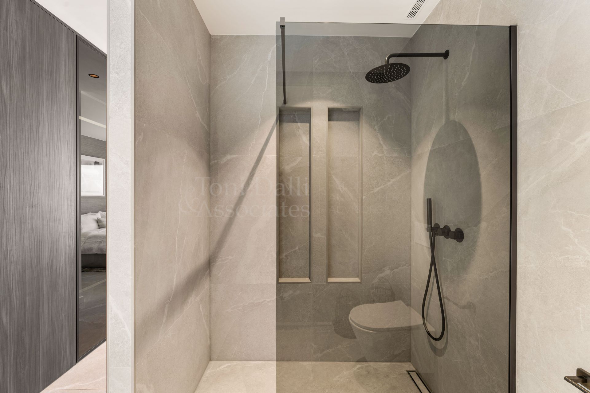 Duplex in Las Colinas de Marbella, Benahavis