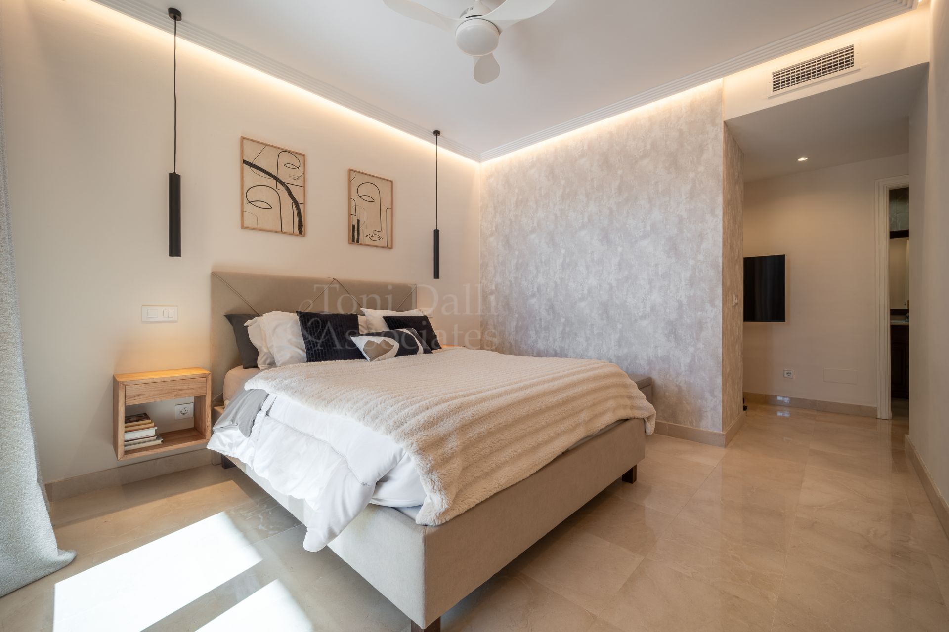 Ground Floor Apartment in Los Arqueros, Benahavis
