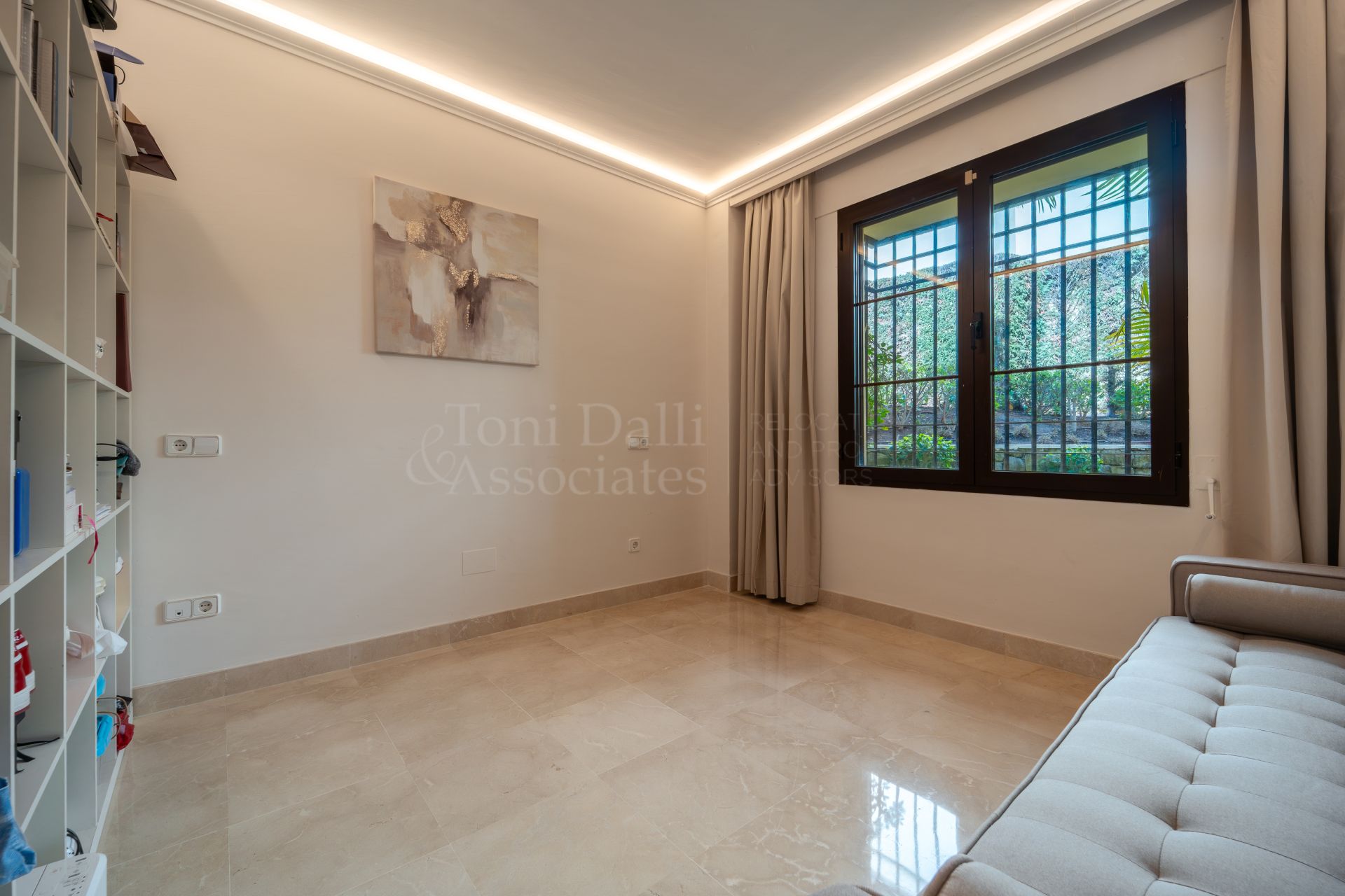 Ground Floor Apartment in Los Arqueros, Benahavis