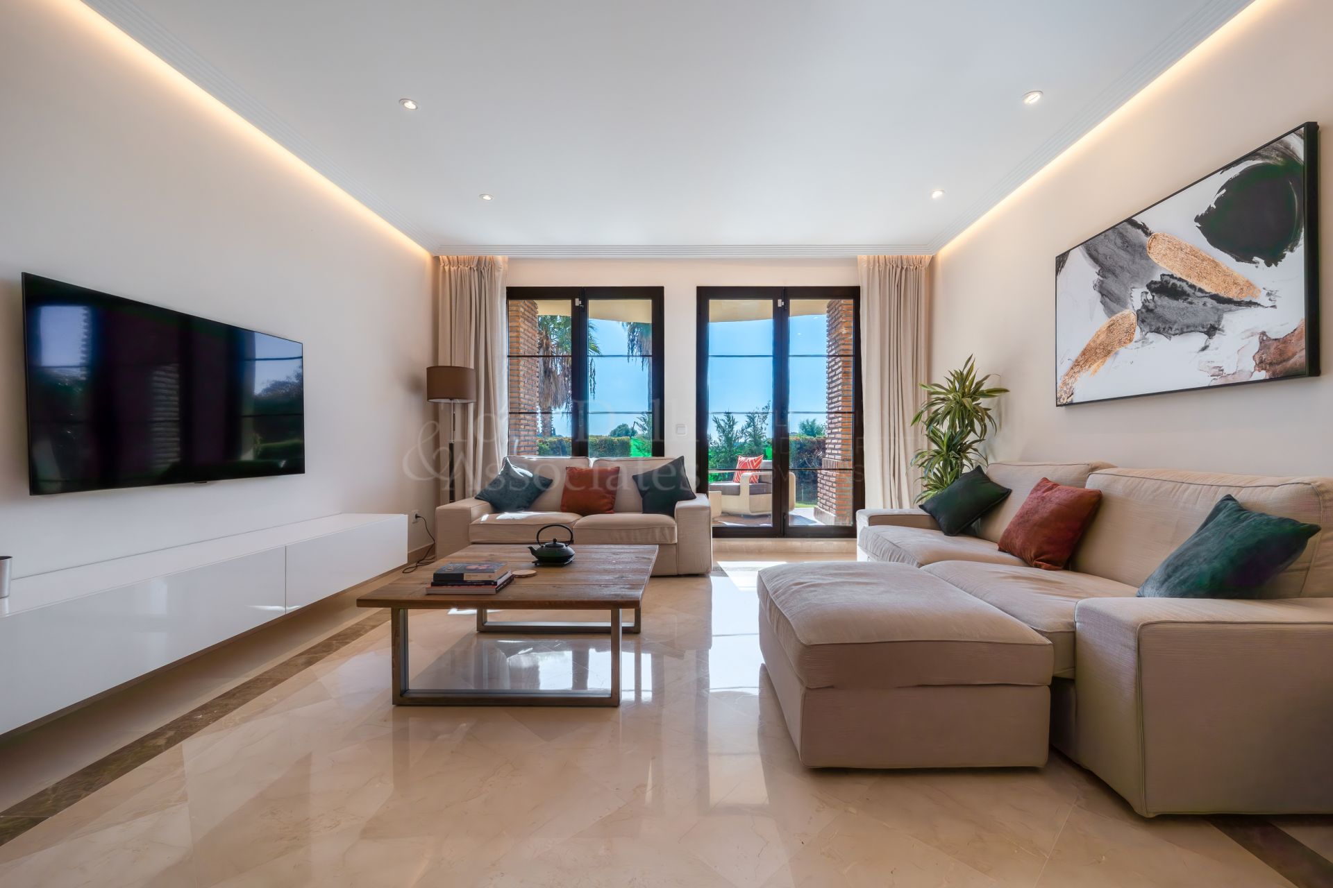 Ground Floor Apartment in Los Arqueros, Benahavis