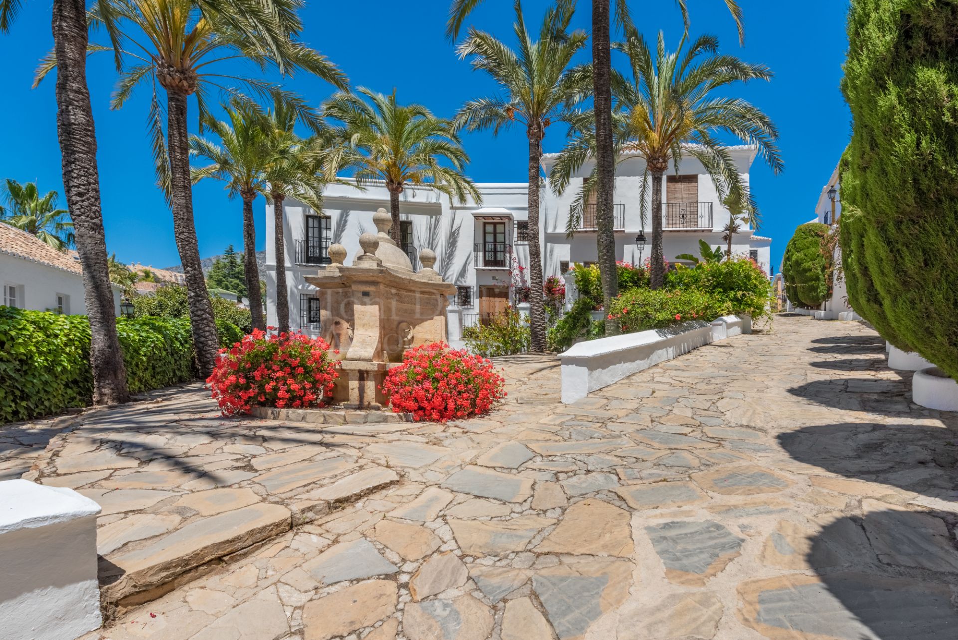 Town House in Lomas Pueblo, Marbella
