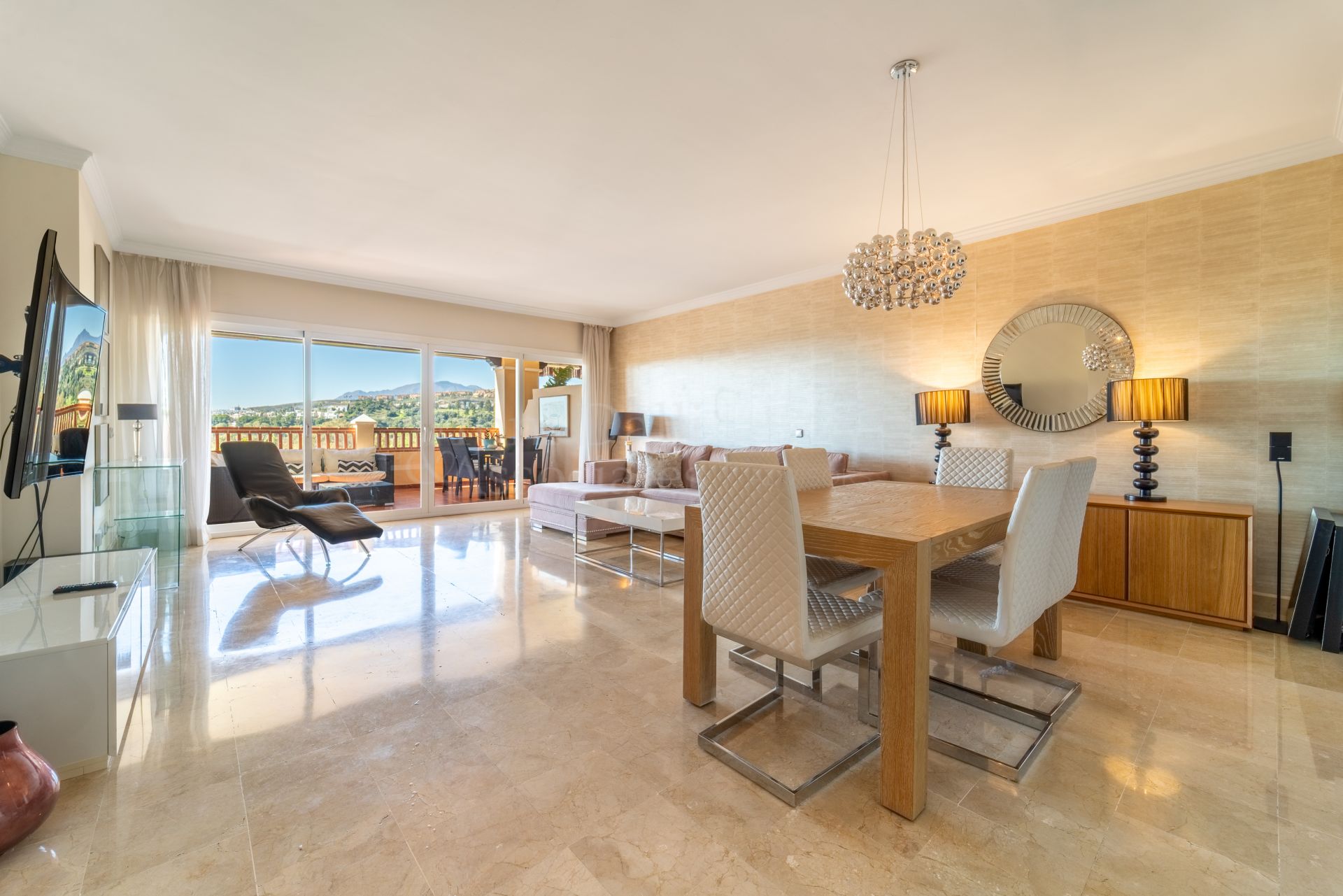 Apartment in Marques de Atalaya, Estepona