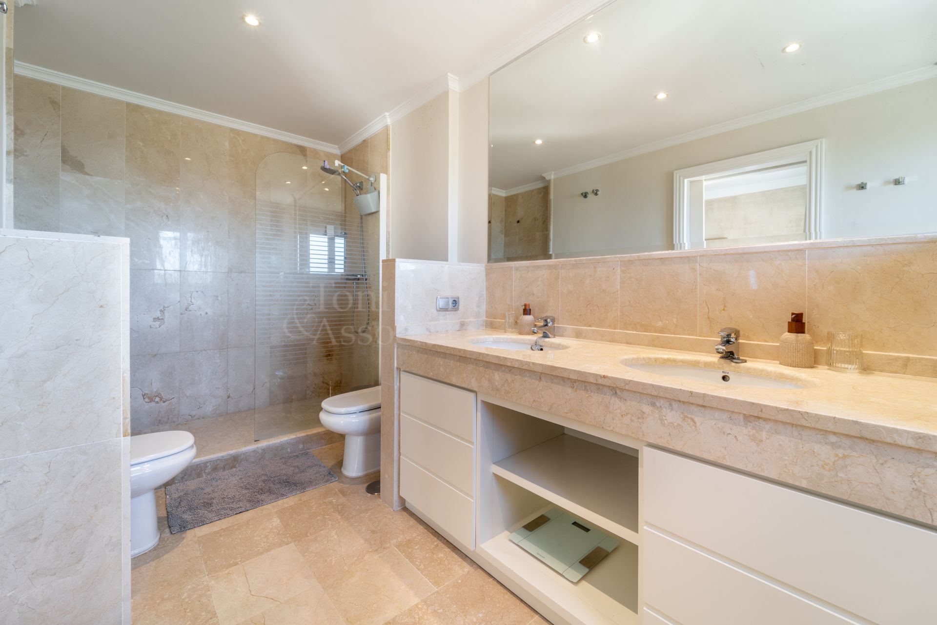 Apartment in Marques de Atalaya, Estepona