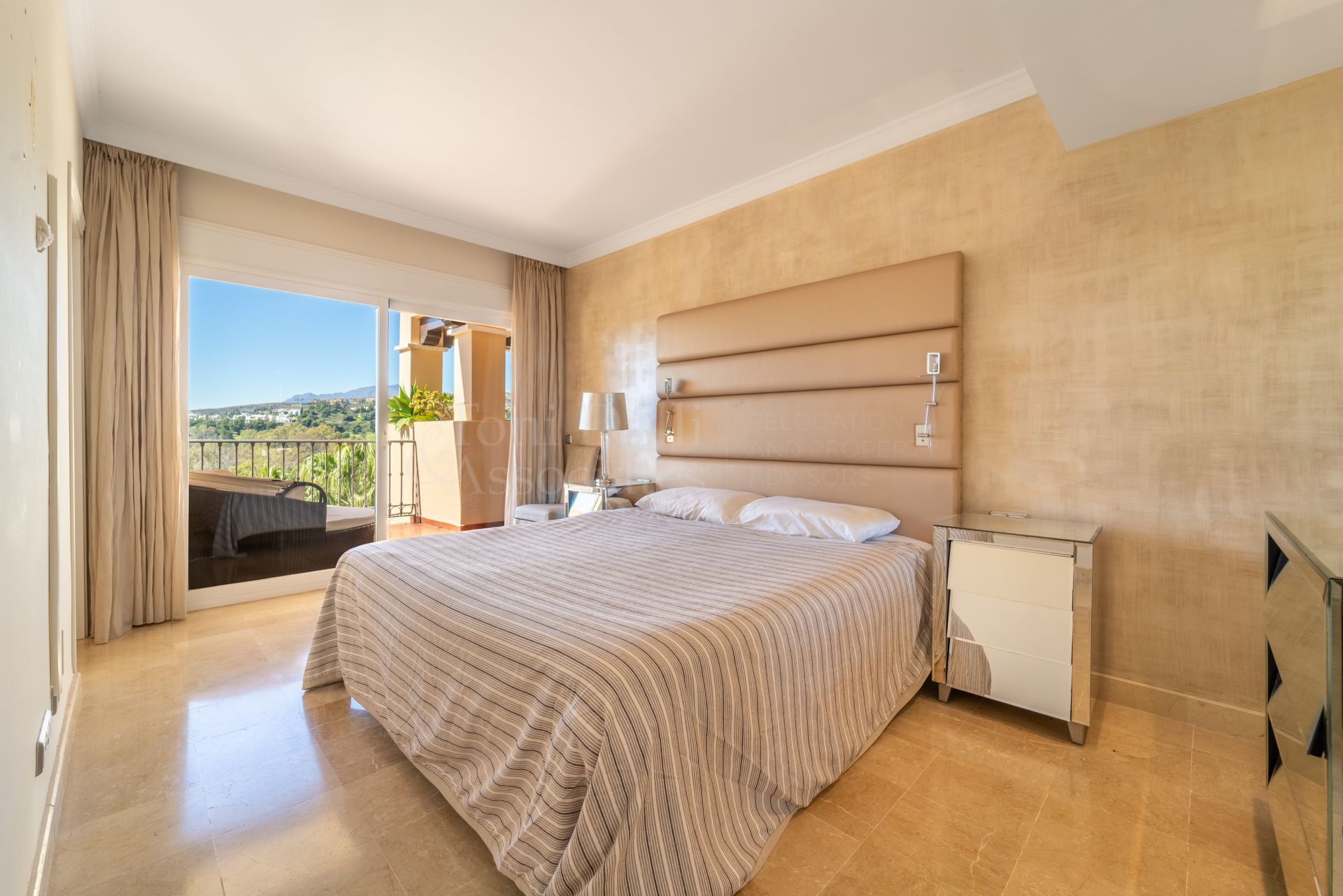 Apartment in Marques de Atalaya, Estepona