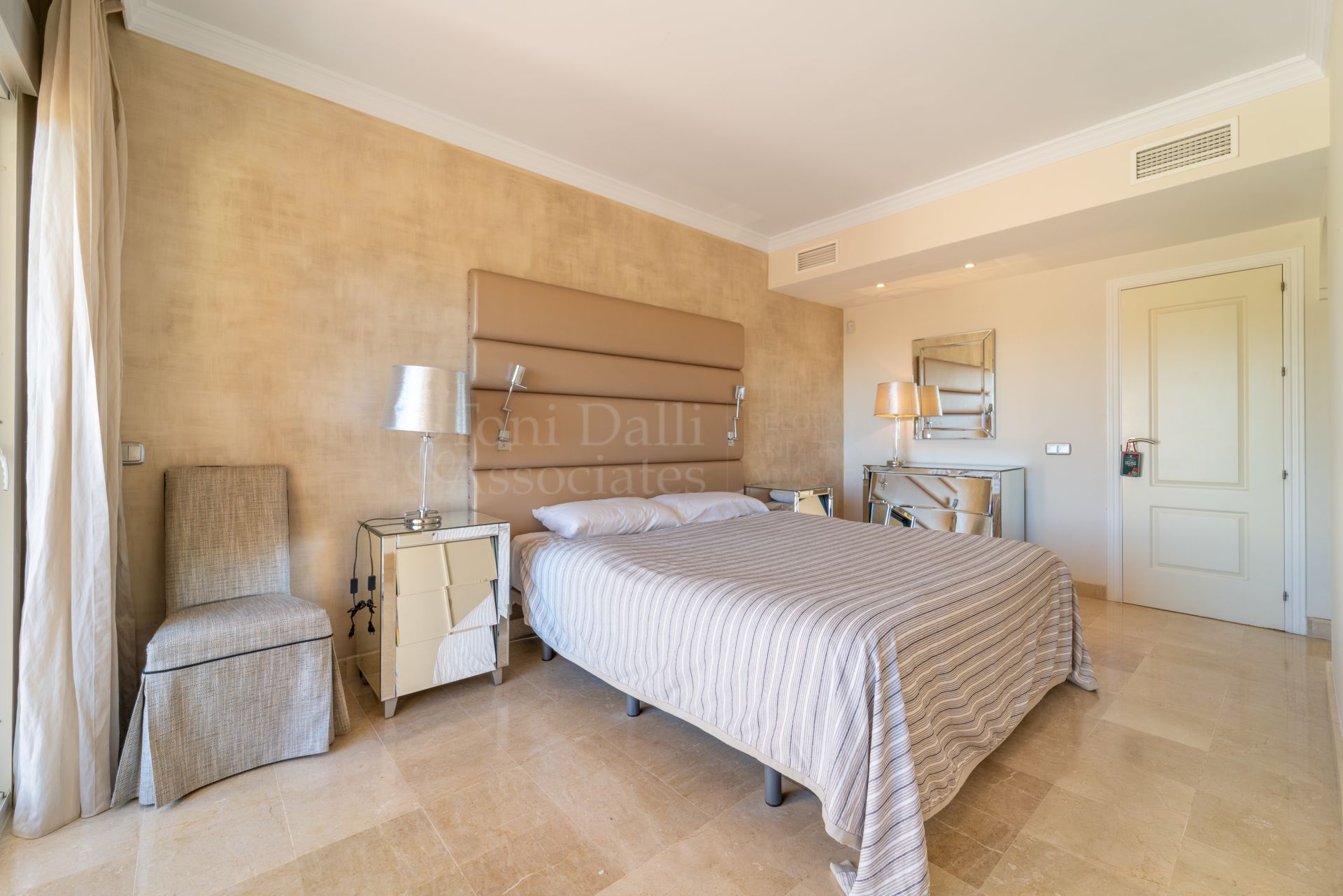 Apartment in Marques de Atalaya, Estepona