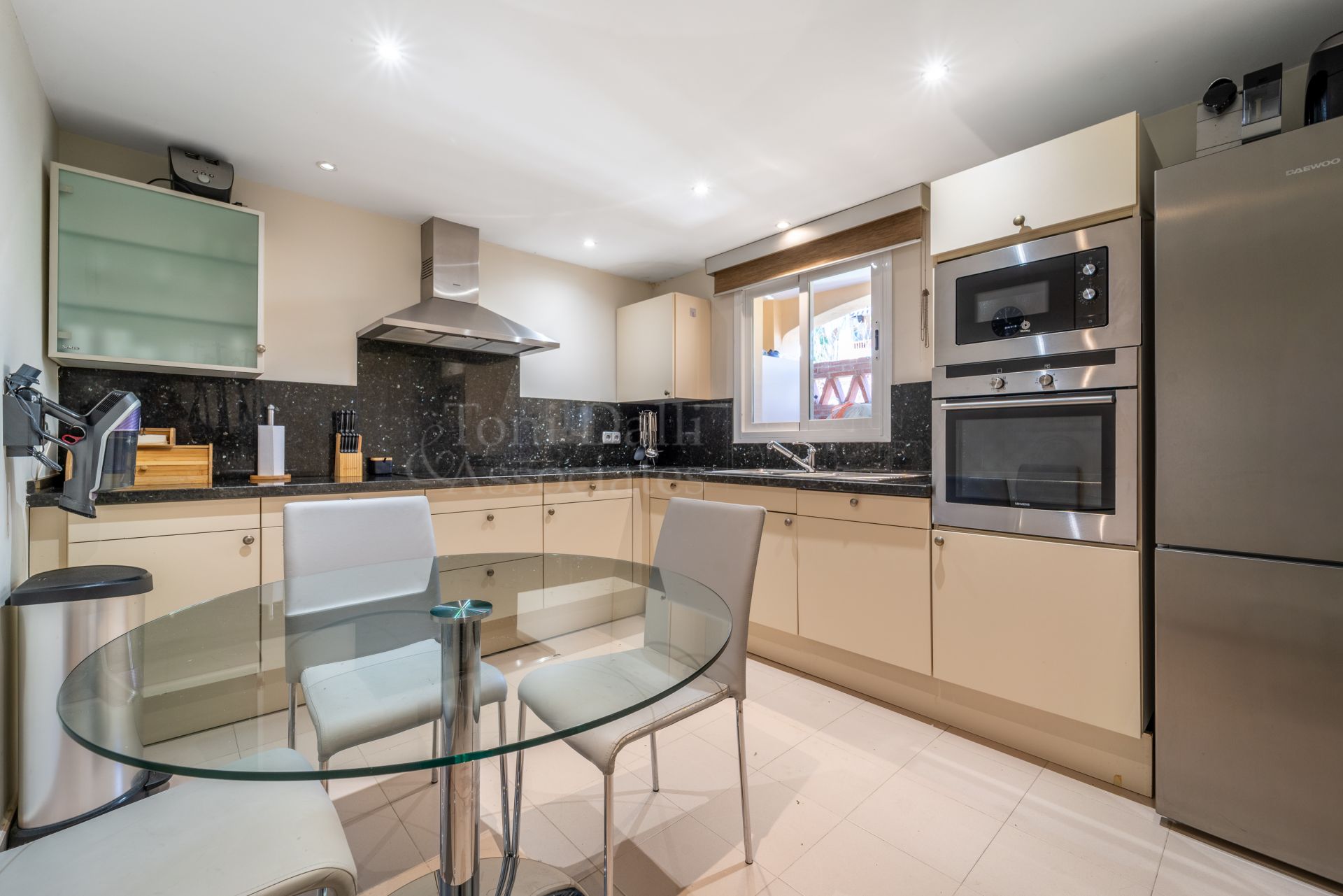 Apartment in Marques de Atalaya, Estepona