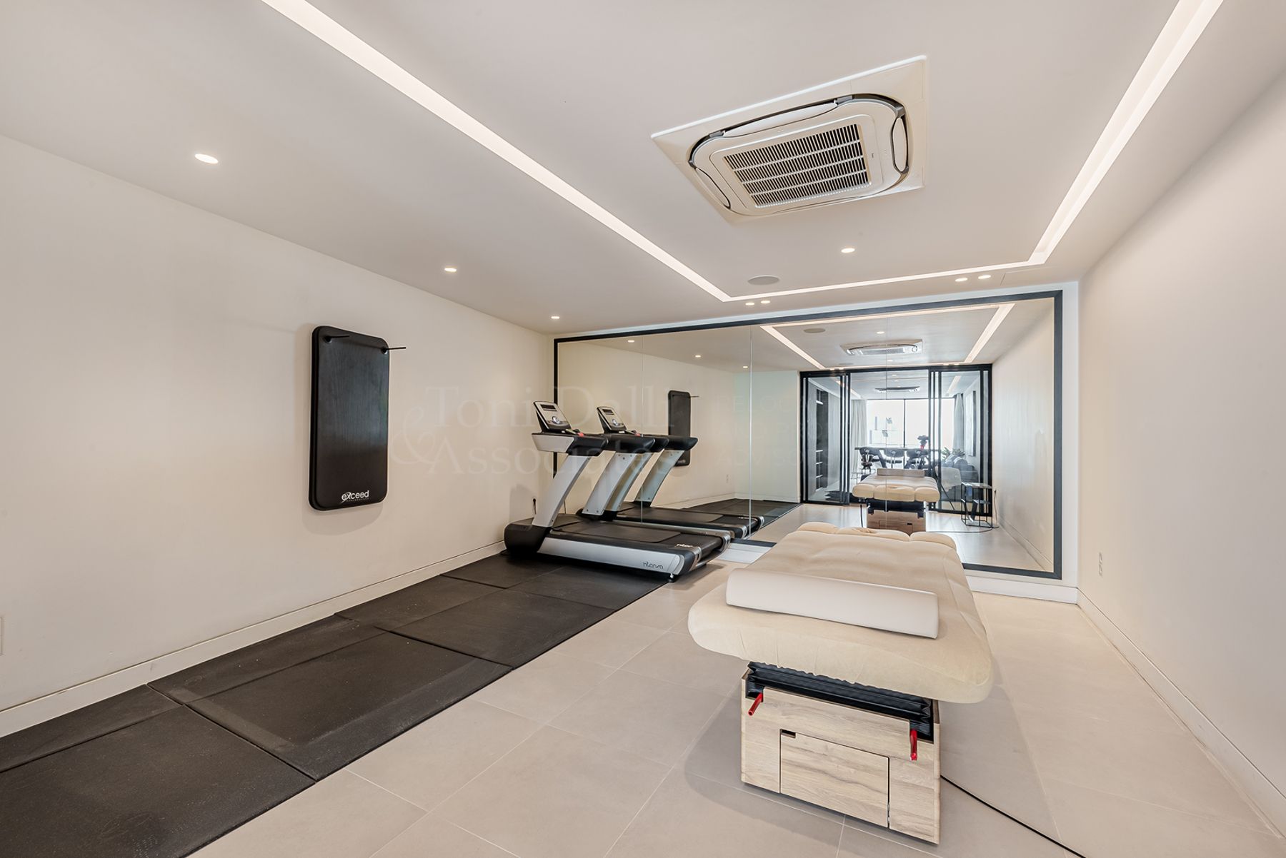 Villa in Las Brisas, Marbella