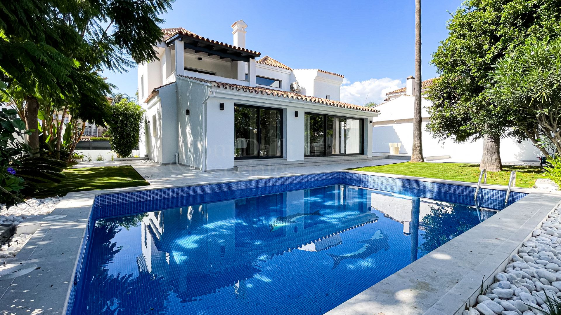 Villa in Altos del Rodeo, Marbella
