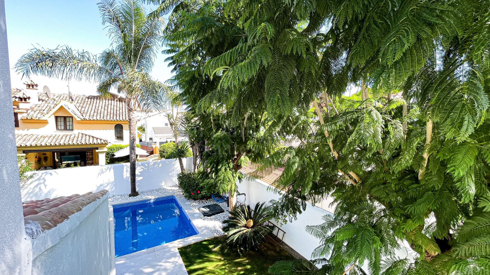 Villa in Altos del Rodeo, Marbella