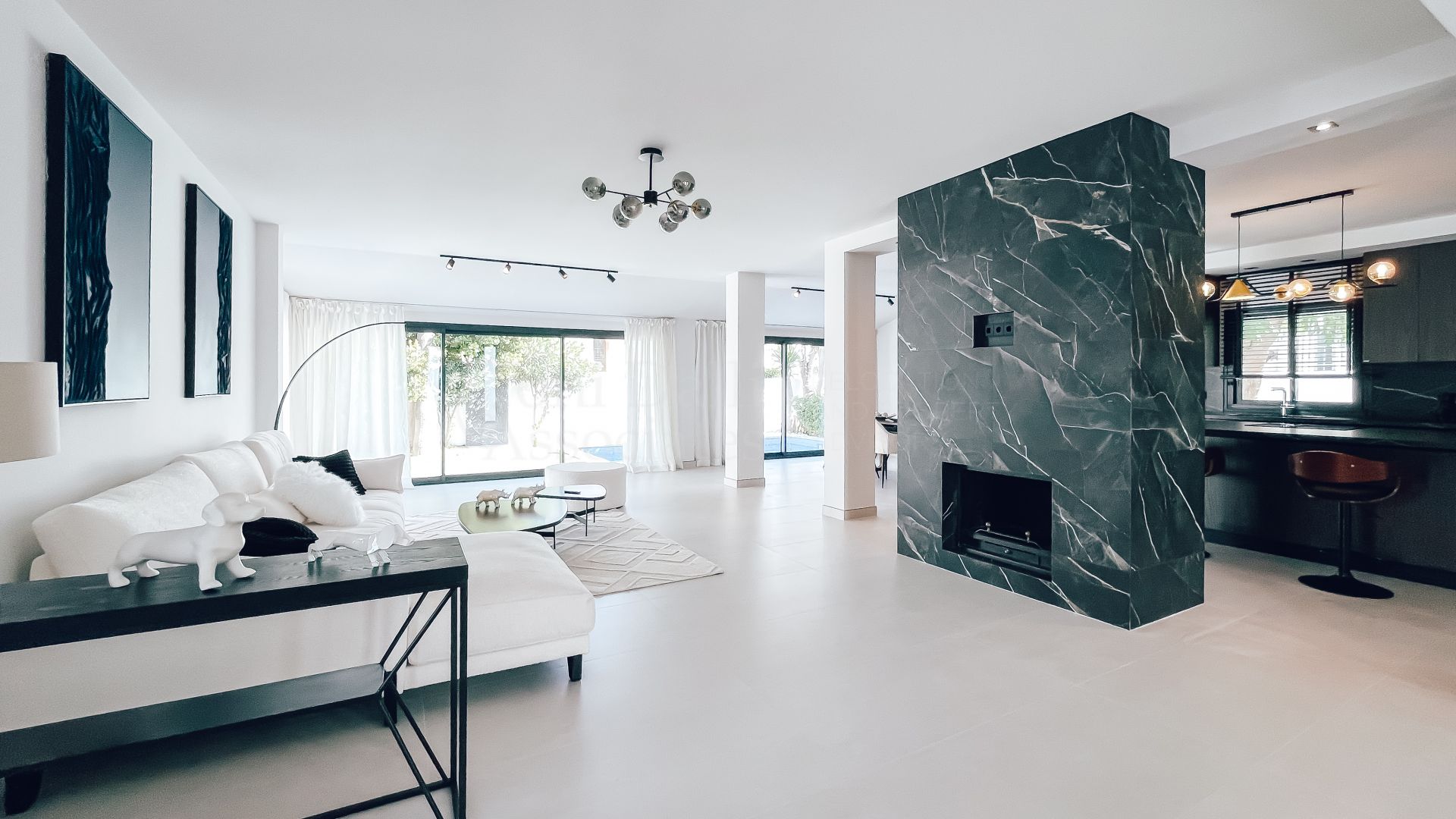 Villa in Altos del Rodeo, Marbella