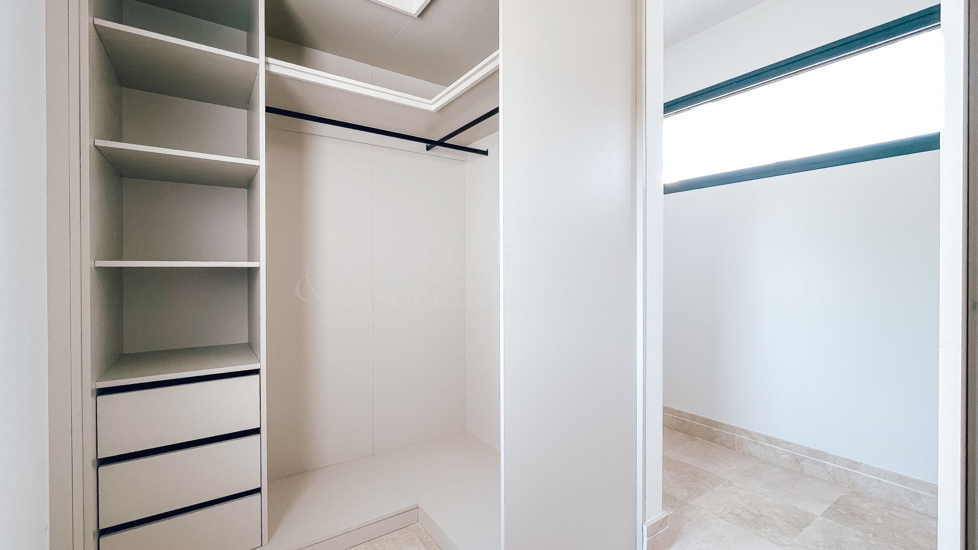 Villa in Altos del Rodeo, Marbella