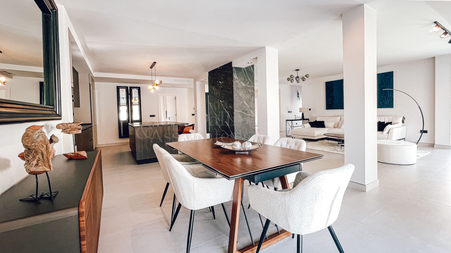 Villa in Altos del Rodeo, Marbella