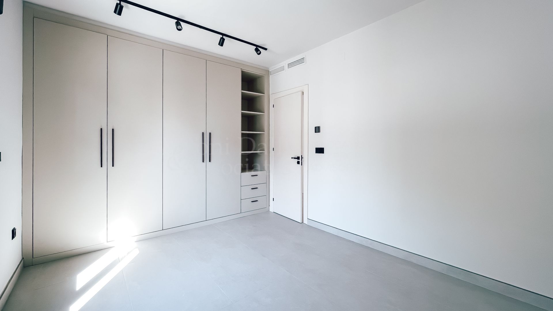 Villa in Altos del Rodeo, Marbella