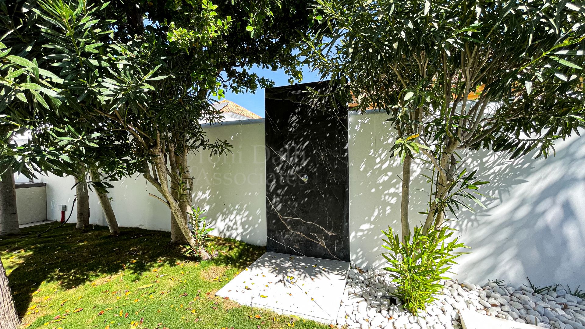 Villa in Altos del Rodeo, Marbella