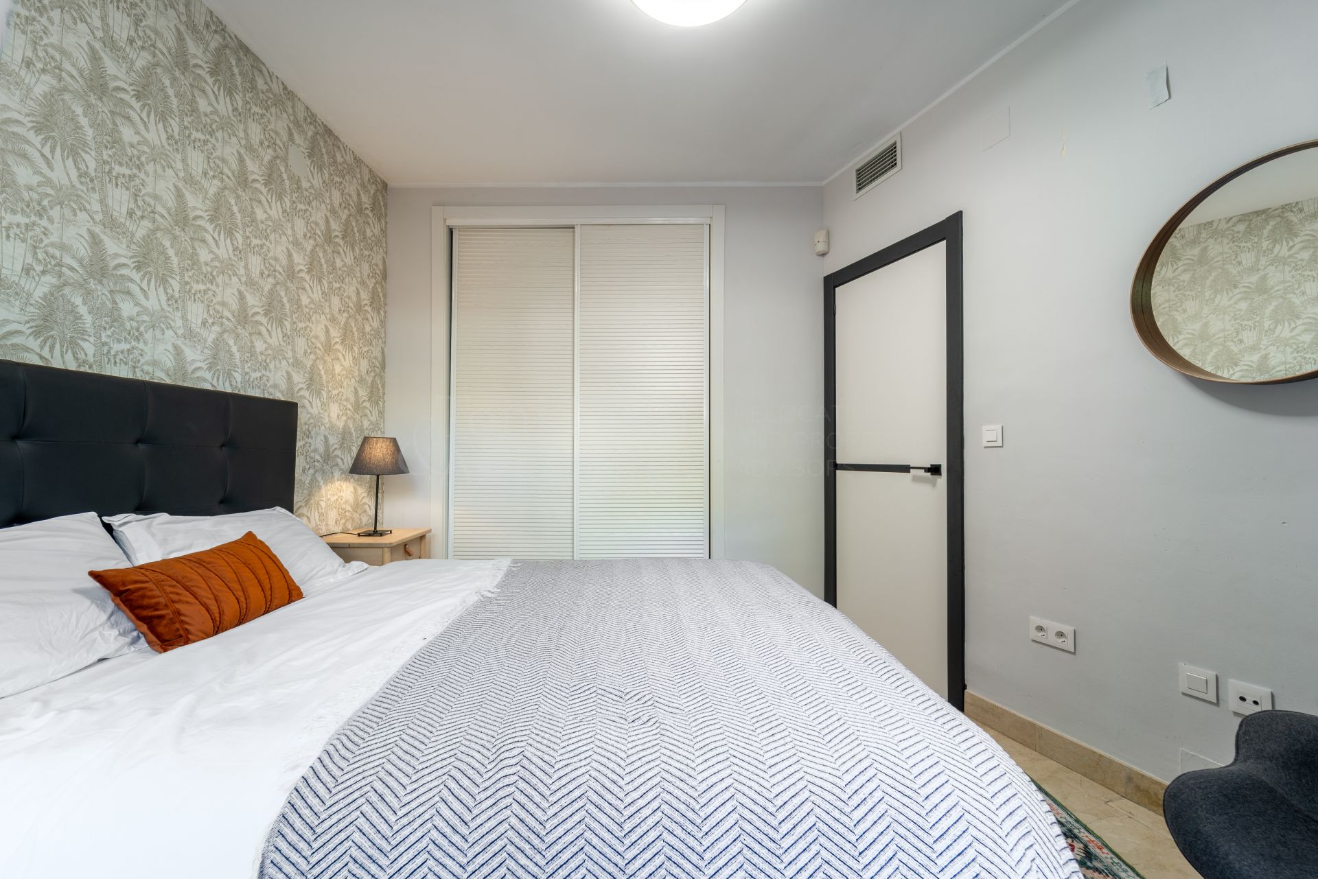 Ground Floor Apartment in Oasis de Marbella, Marbella