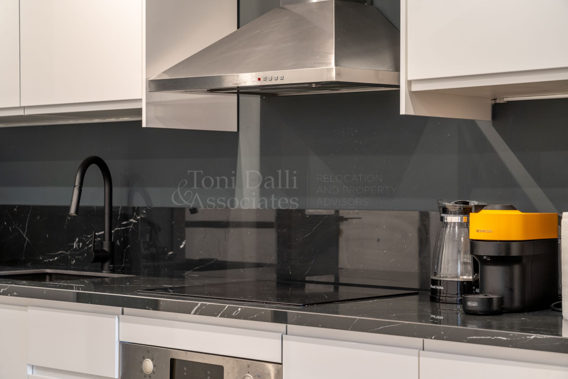 Ground Floor Apartment in Oasis de Marbella, Marbella