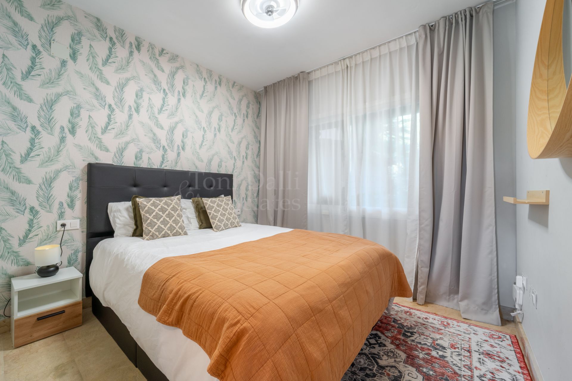 Ground Floor Apartment in Oasis de Marbella, Marbella