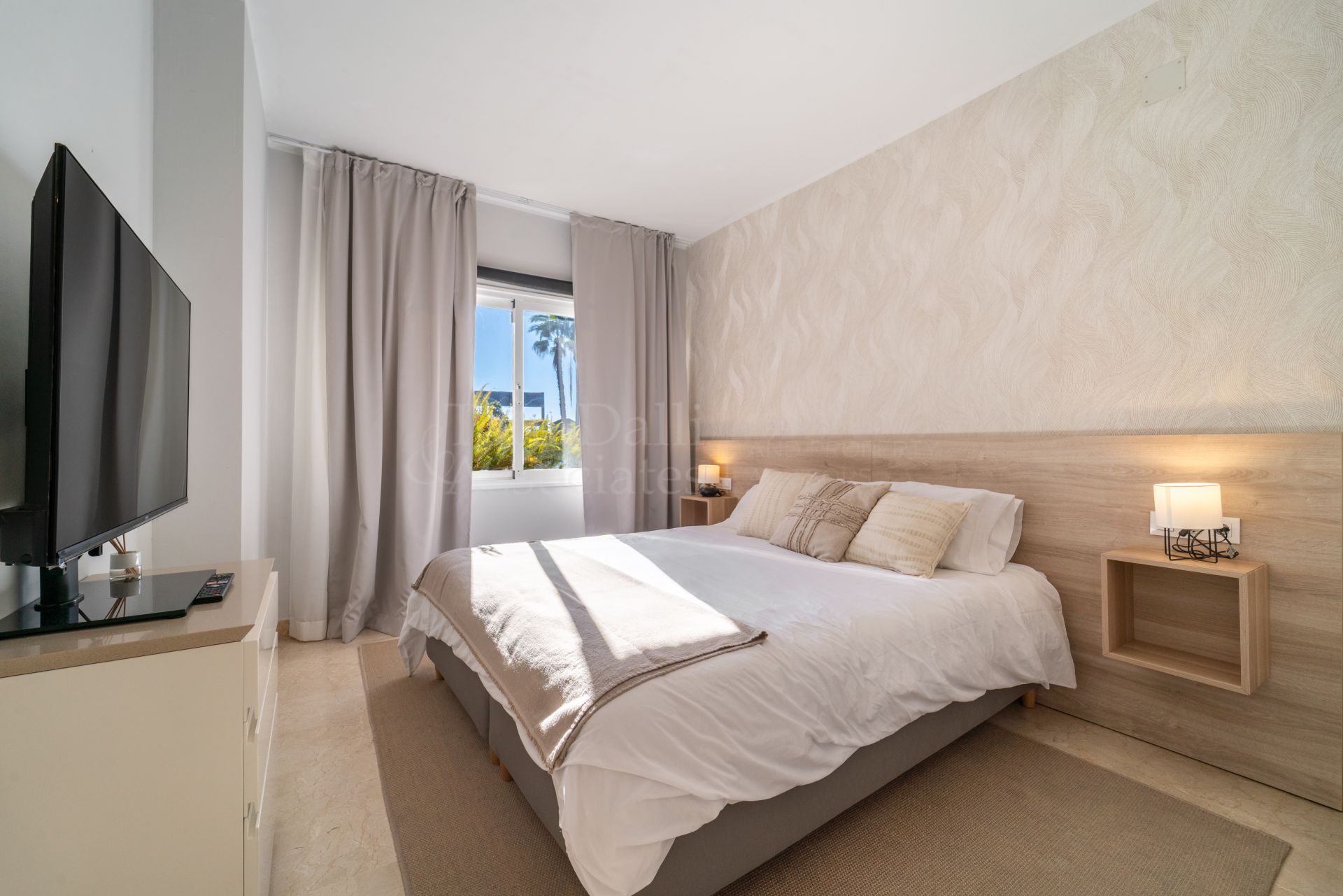 Ground Floor Apartment in Oasis de Marbella, Marbella