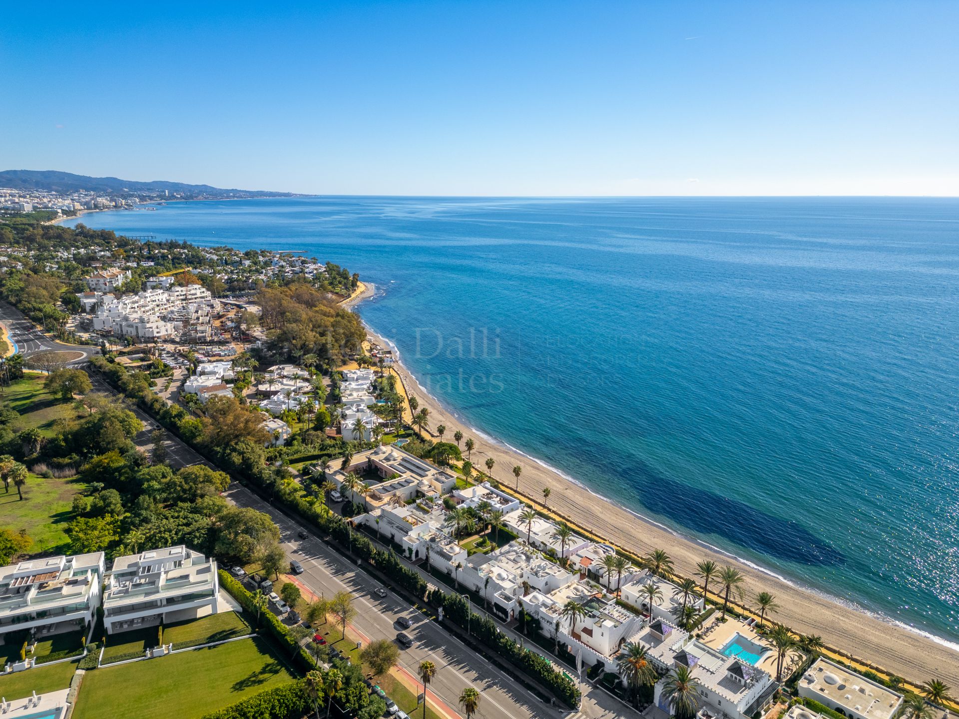Ground Floor Apartment in Oasis de Marbella, Marbella