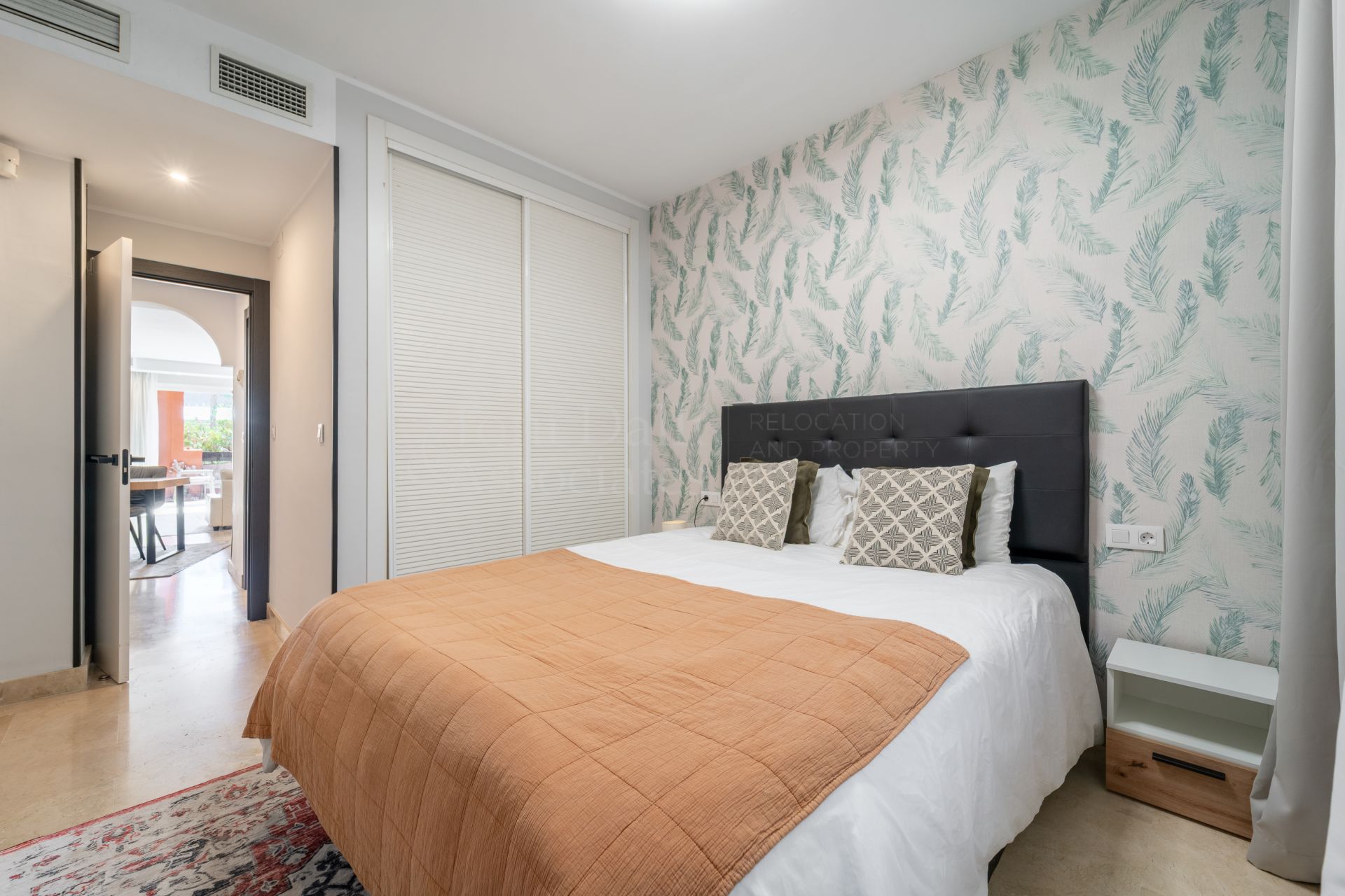 Ground Floor Apartment in Oasis de Marbella, Marbella